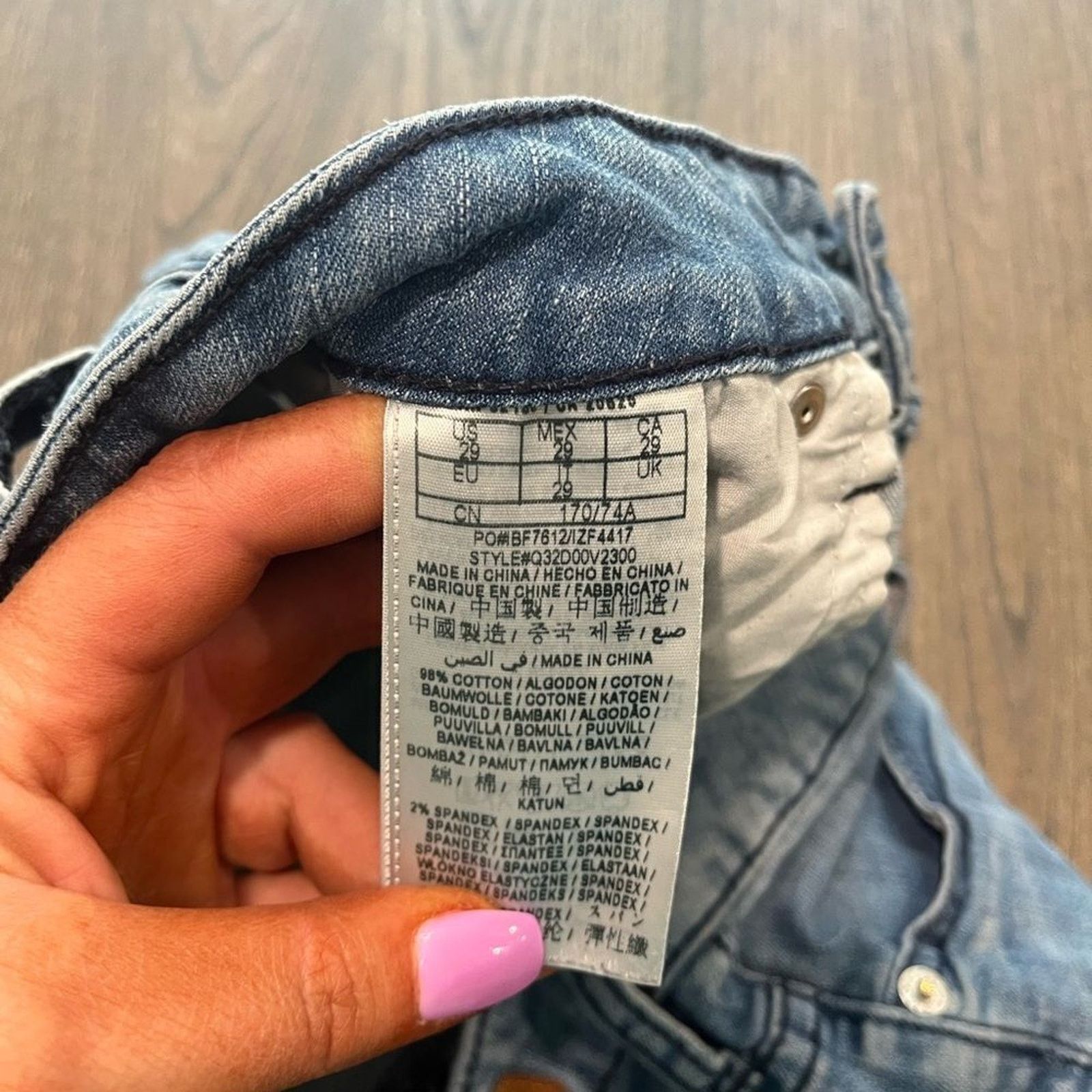 Guess Guess Denim Shorts Light Wash Roll Hem Size 29 Size 29" - 5 Thumbnail