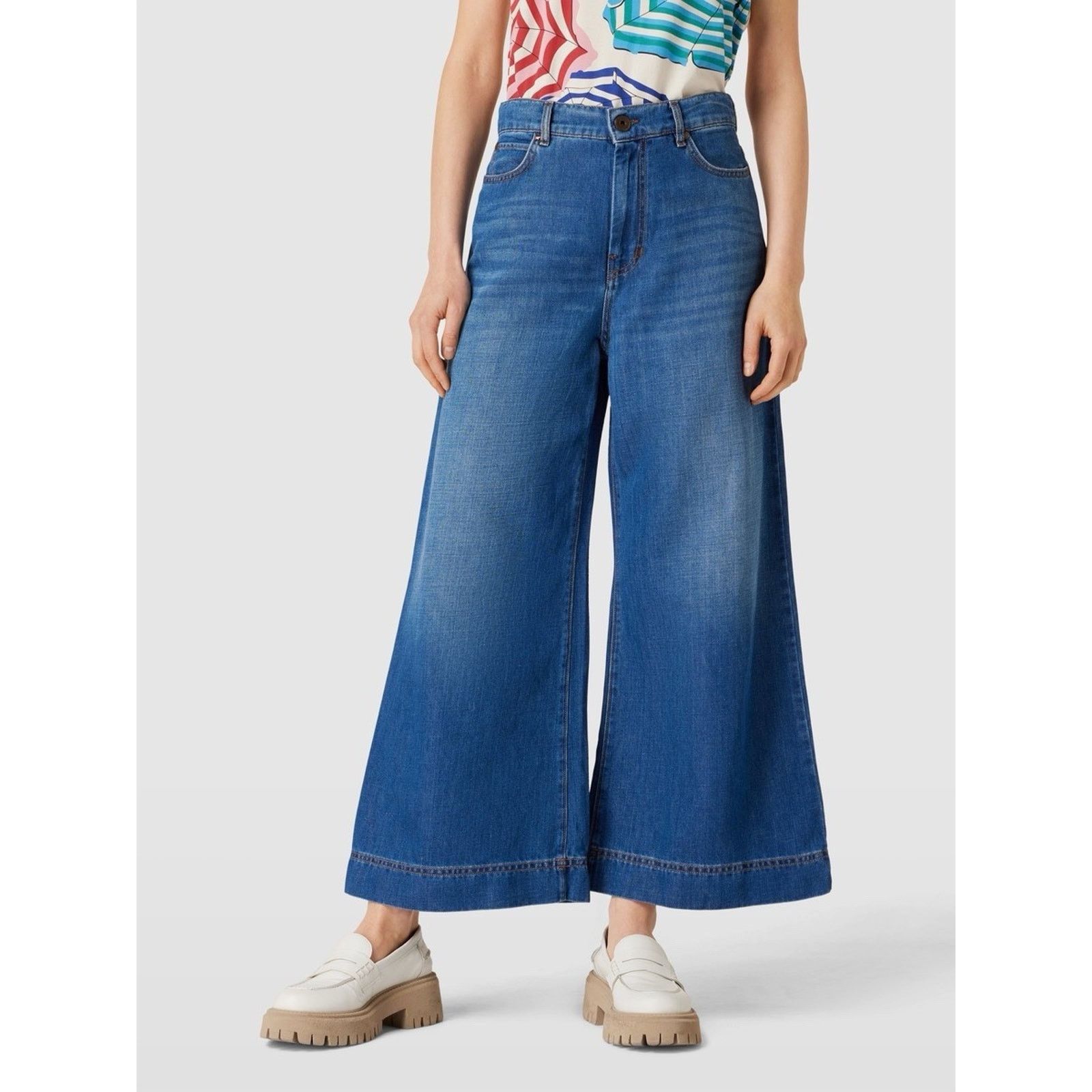 Weekend Max Mara Weekend Max Mara Flared Jeans mit 5-Pocket Size US 10 Blue Size 32" / US 10 / IT 46 - 1 Thumbnail