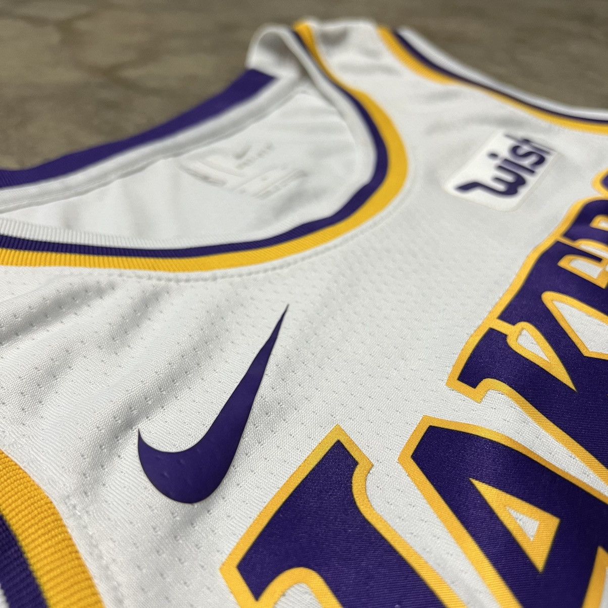 NBA × Nike NBA Los Angeles Lakers LeBron James #23 Nike Swingman Jersey Size US M / EU 48-50 / 2 - 4 Thumbnail