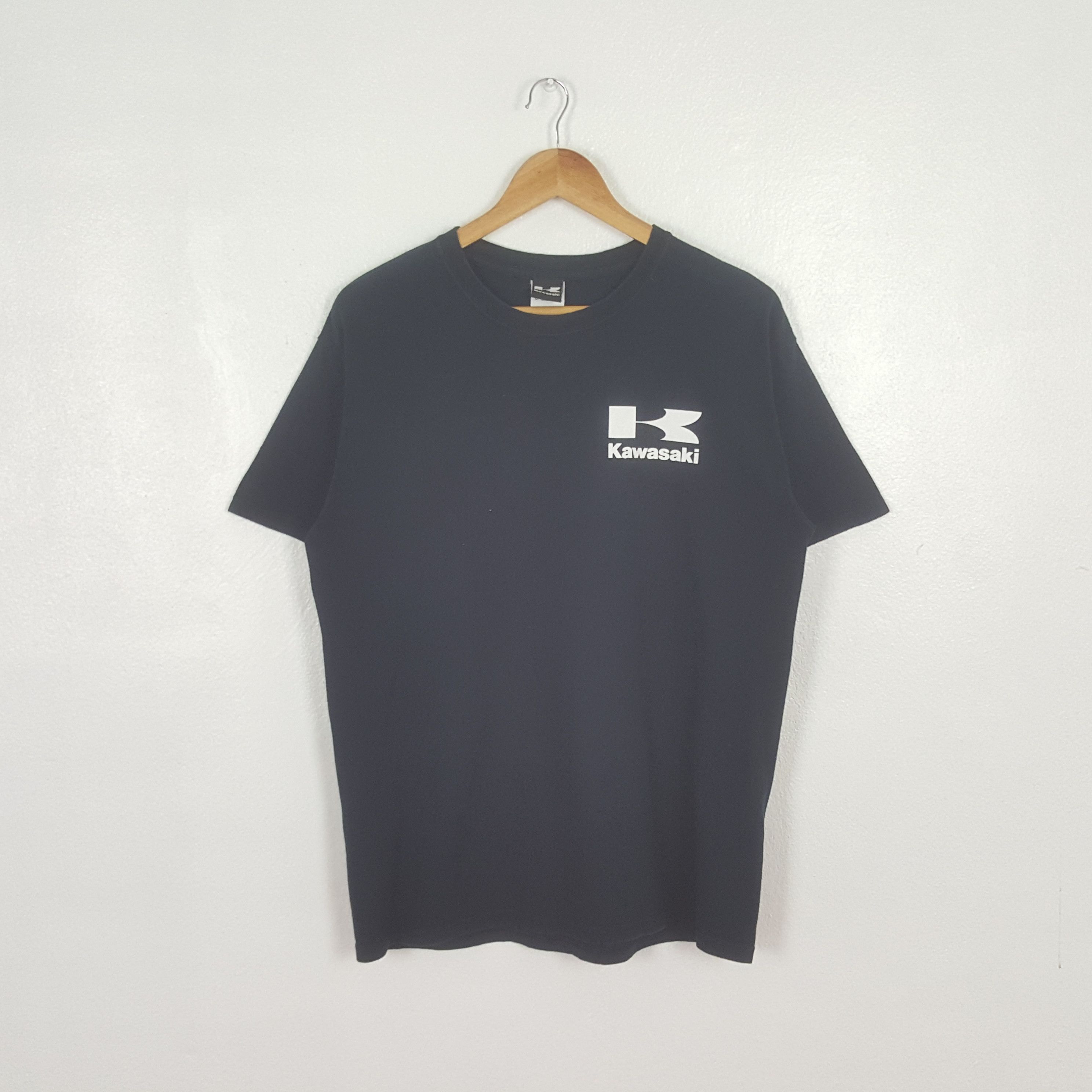 Japanese Brand Vintage Kawasaki Racing Motorsports Tshirt C312N38 Size US L / EU 52-54 / 3 - 3 Thumbnail