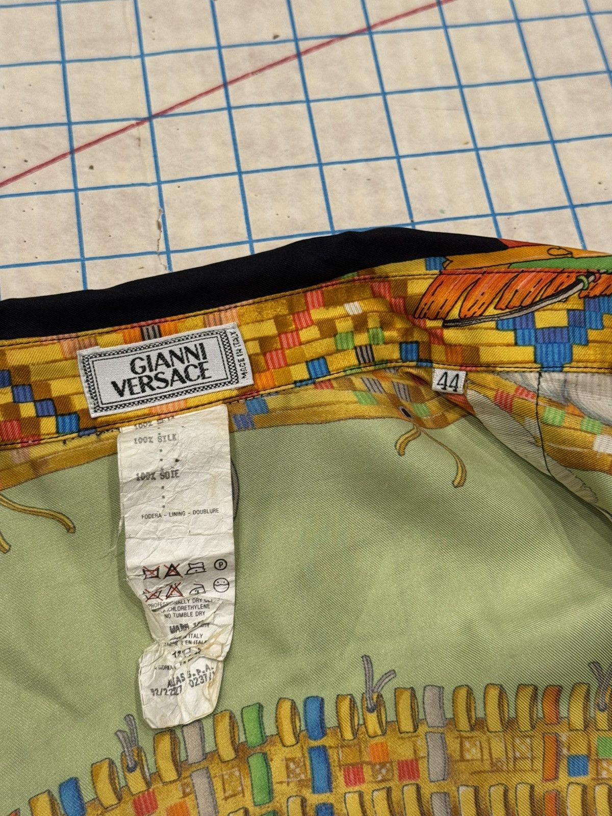 Versace Vintage Gianni Versace Native American Silk Button Up Shirt Size US L / EU 52-54 / 3 - 13 Thumbnail