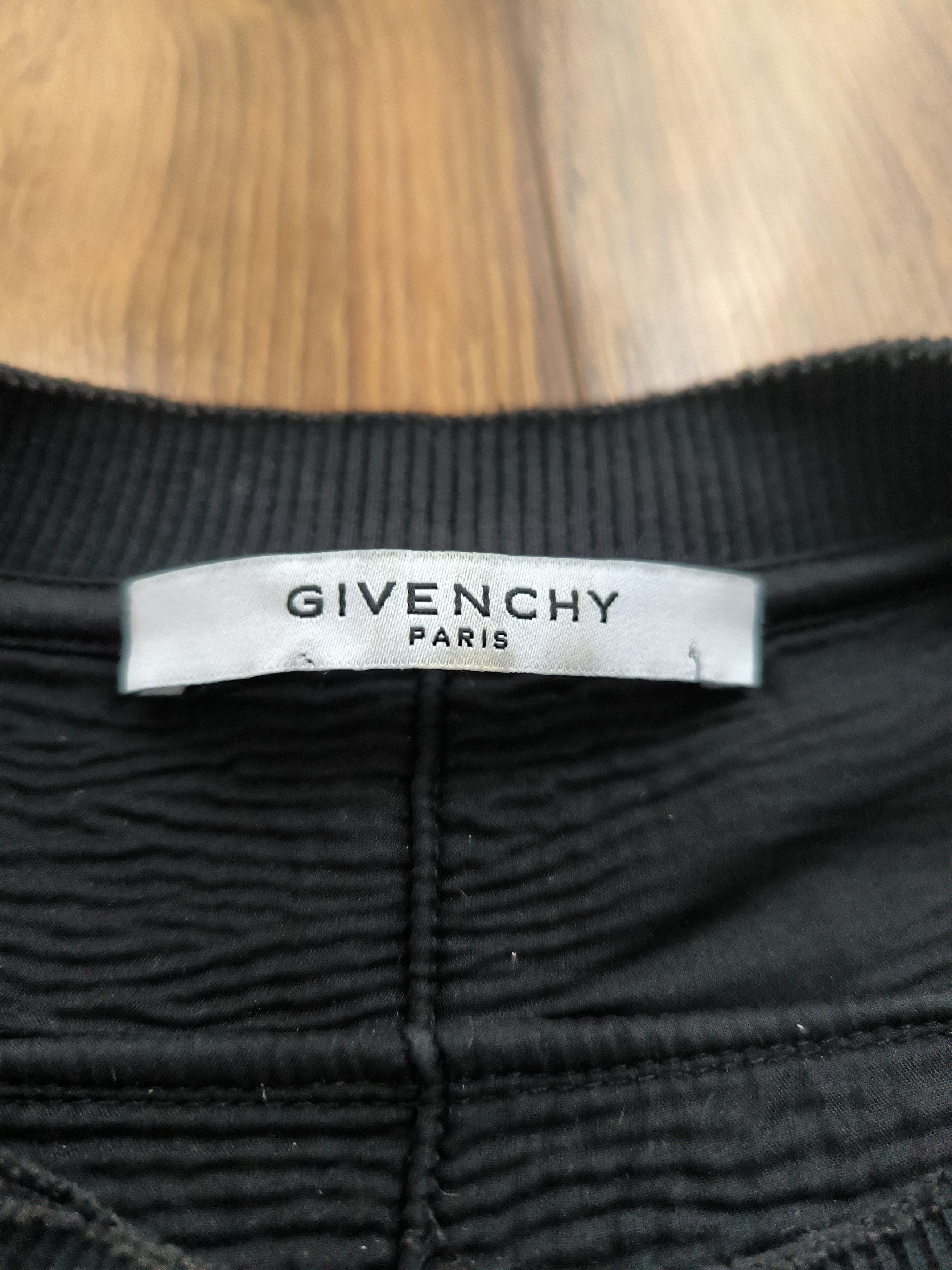 Givenchy Givenchy Distressed Crewneck, S, very good condition Size US S / EU 44-46 / 1 - 6 Thumbnail