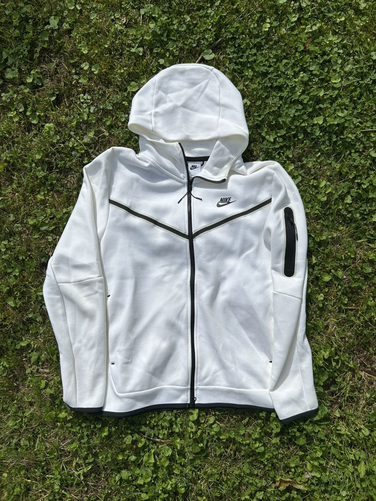 Nike Nike Tech fleece white Size US L / EU 52-54 / 3 - 1 Thumbnail