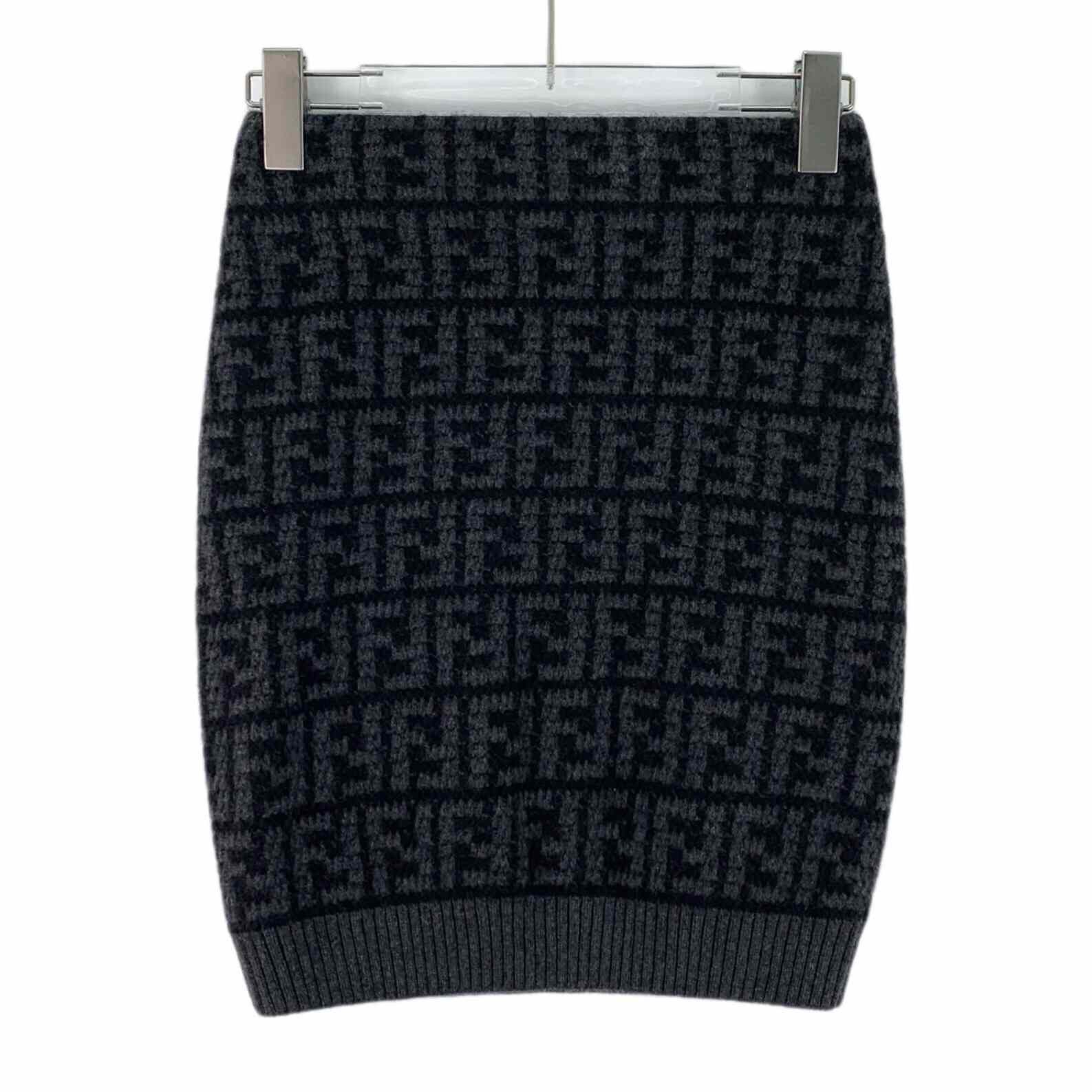 Fendi Fendi Gray Skirt S Women Size 26" / US 2 / IT 38 - 1 Thumbnail
