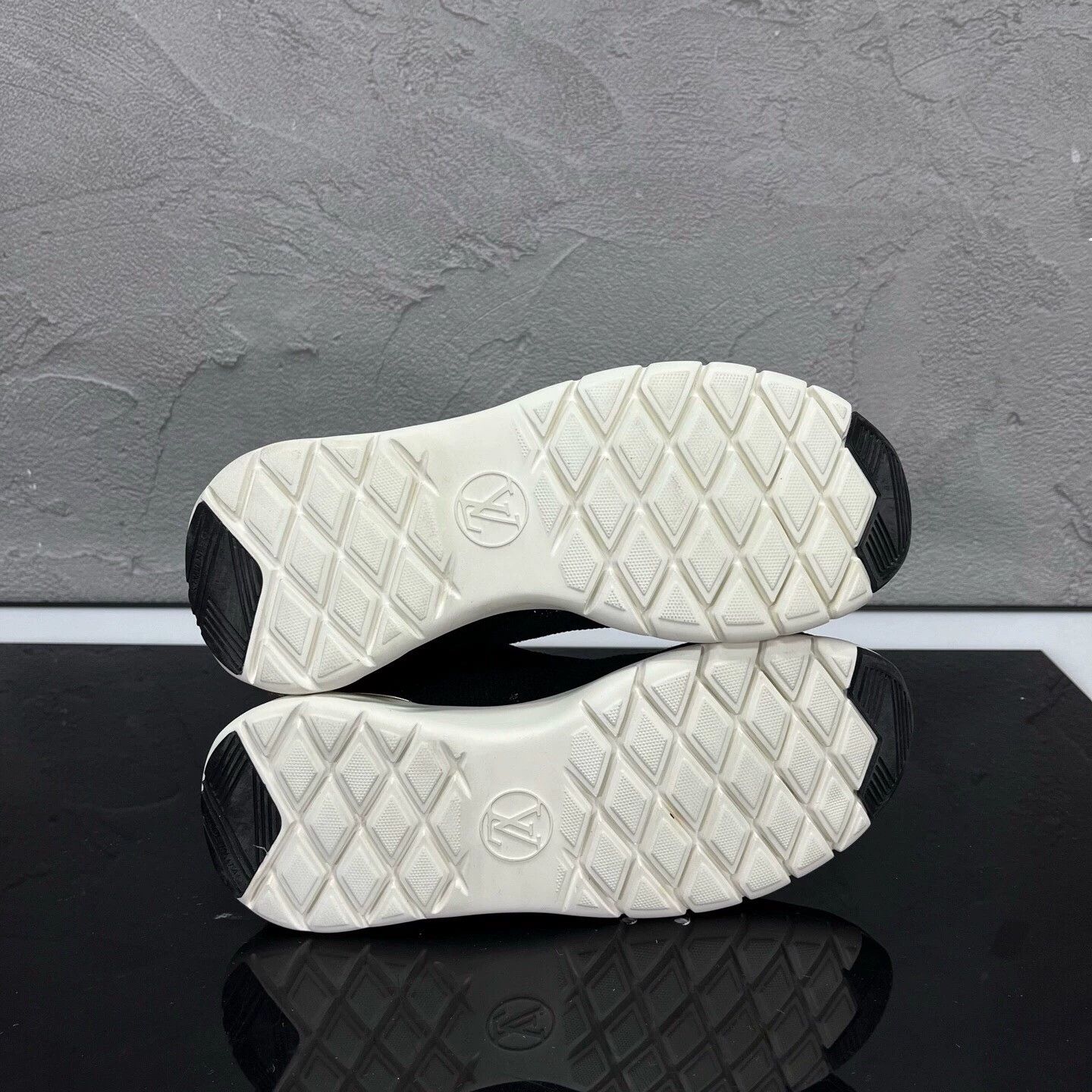 Louis Vuitton LV Heart Embroidery Sock Boots Size US 5 / IT 35 - 6 Thumbnail