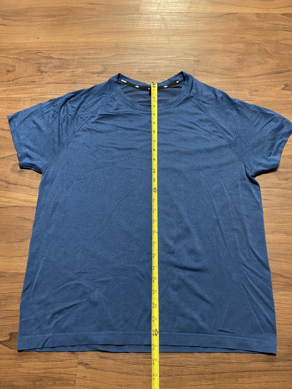 Rhone Rhone workout shirt size large Size US L / EU 52-54 / 3 - 5 Thumbnail