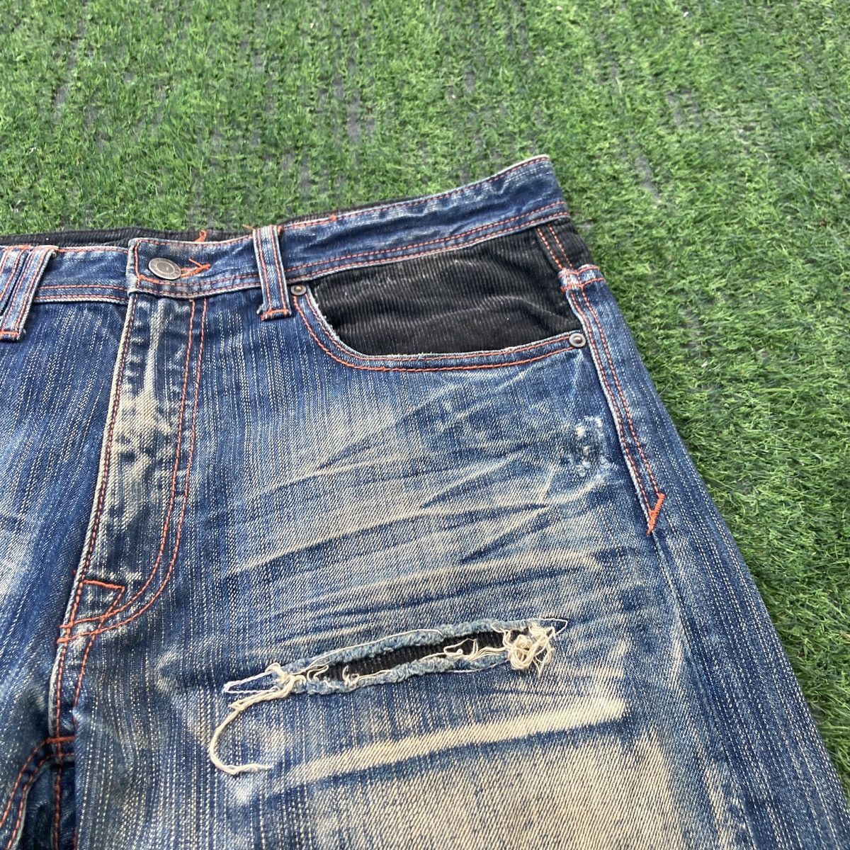 Boycott BOYCOTT FLARED RIPPED JEANS Size US 33 - 8 Thumbnail