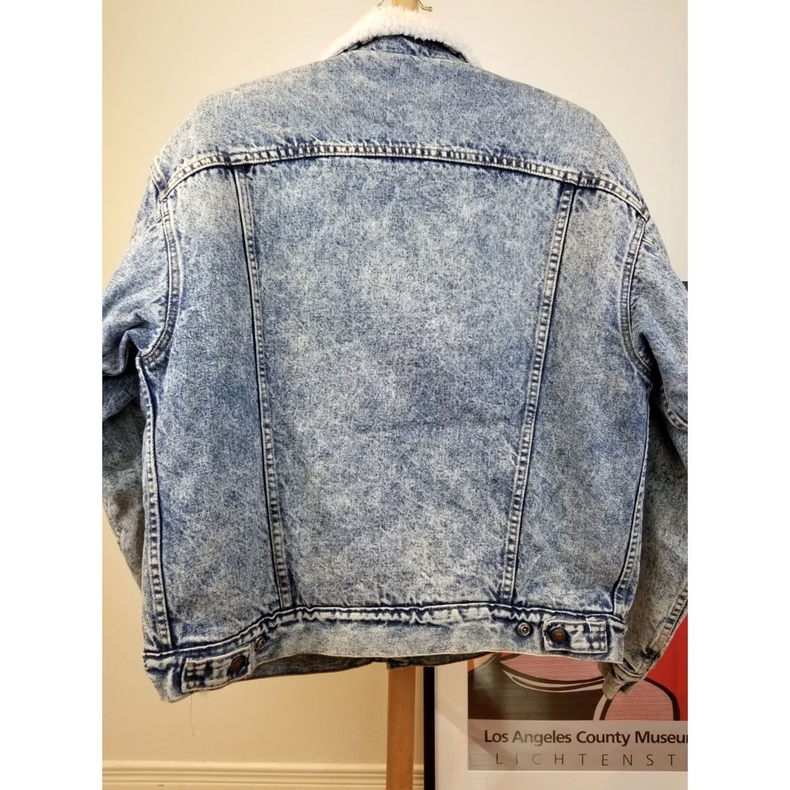 Levi's VINTAGE LEVI'S 90'S ACID WASHED SHERPA LINING TRUCKER DENIM JACKET SZ LARGE MEN'S JACKET BLUE/Denim - L - Bomber Style Size US L / EU 52-54 / 3 - 5 Thumbnail