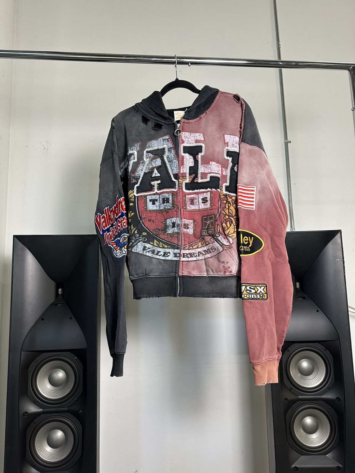 Vale Vale Forever Two Face Zip Up Hoodie 'Black/Red' Size US L / EU 52-54 / 3 - 1 Thumbnail