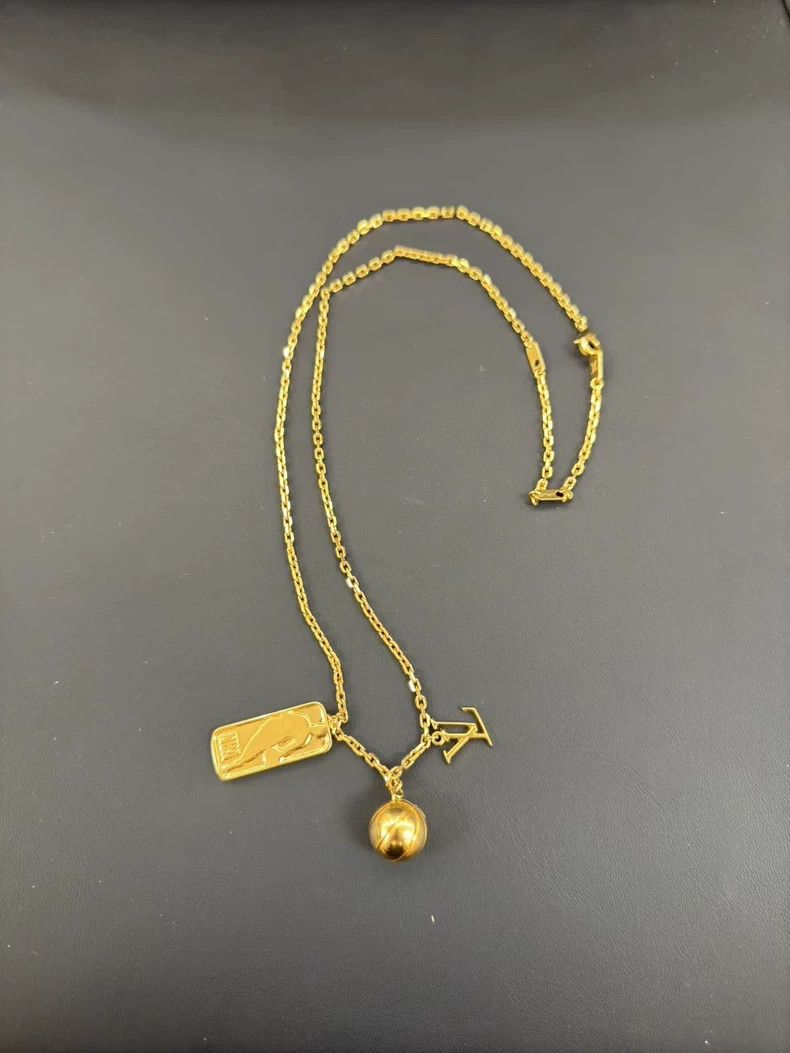 Louis Vuitton Louis Vuitton NBA necklace Size ONE SIZE - 1 Thumbnail