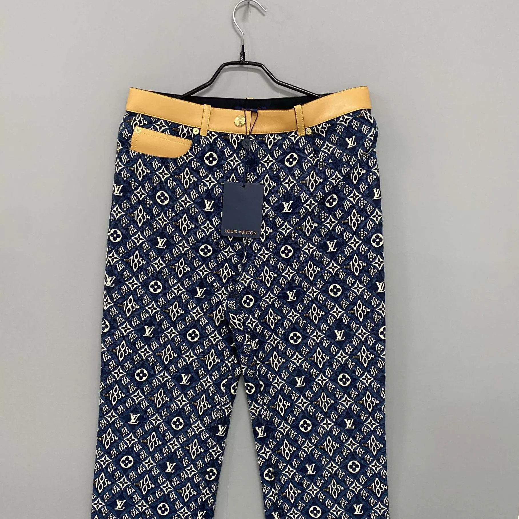 Louis Vuitton Louis Vuitton 1854 Monogram All-Over Print Jeans Size 28" / US 6 / IT 42 - 2 Thumbnail