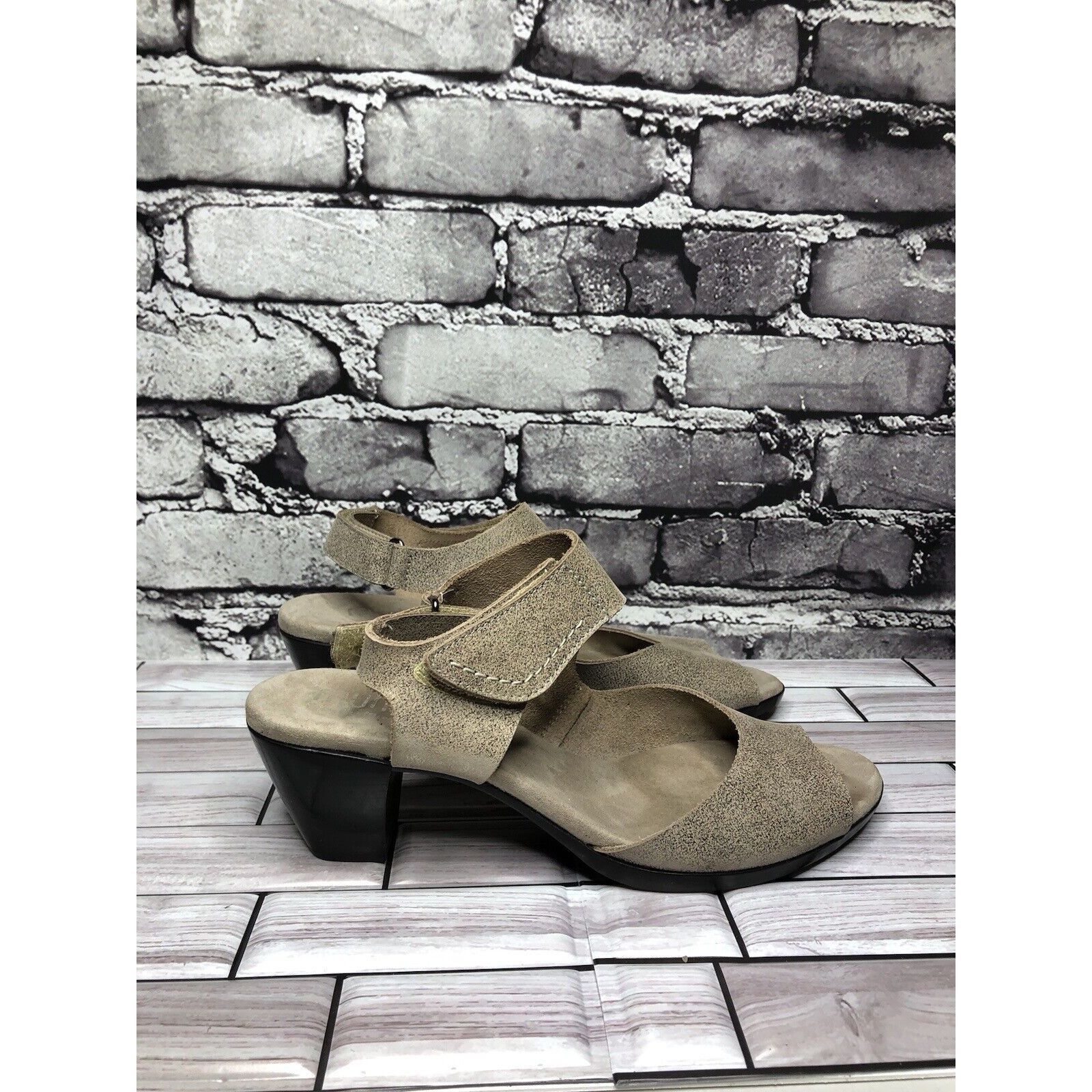 Other Munro American Taupe Shimmer Leather Strap Casual Heels Wom Size US 8.5 / IT 38.5 - 18 Thumbnail