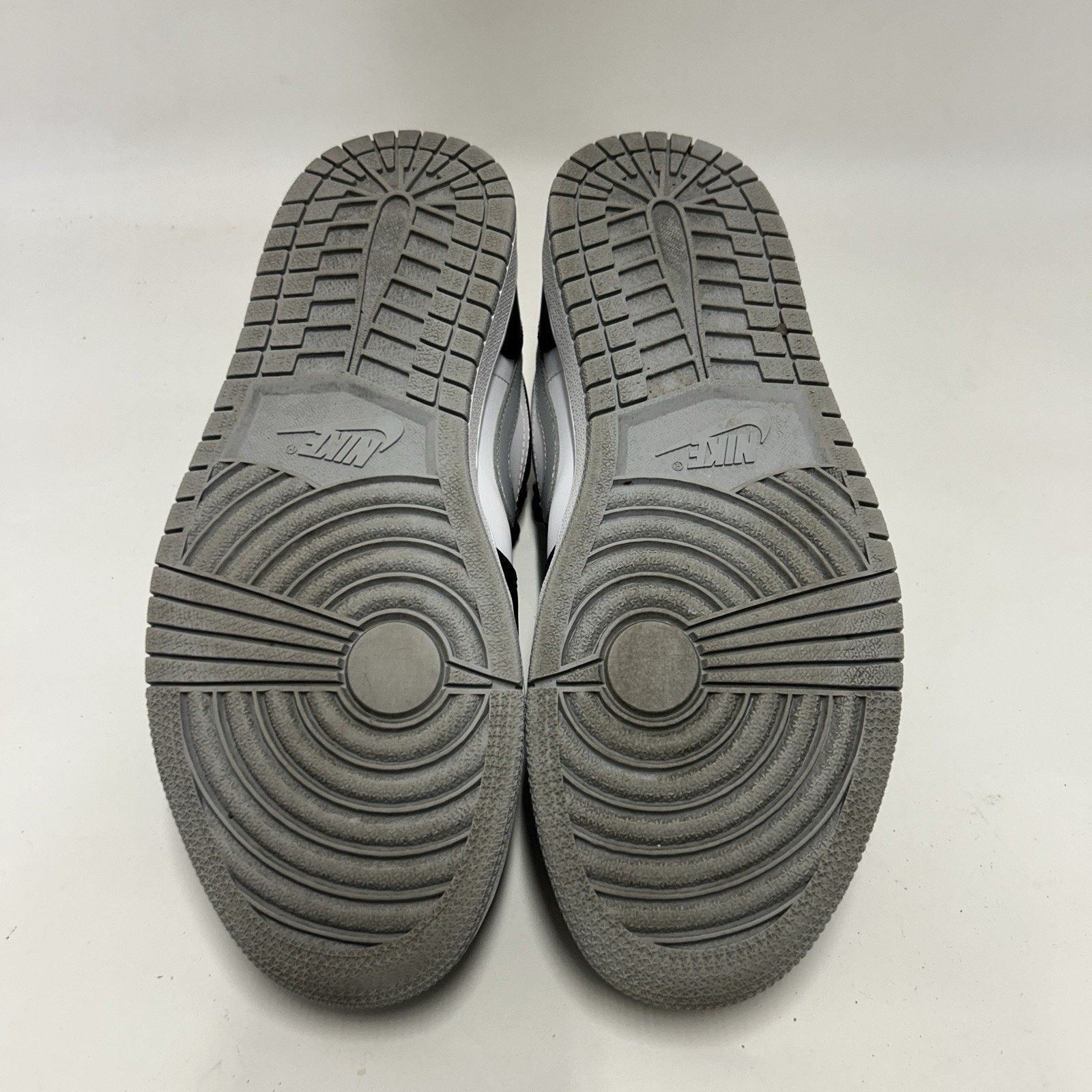 Jordan Brand Nike Air Jordan 1 Low “Smoke Grey/Black Light Grey/White” Size US 8.5 / EU 41-42 - 7 Thumbnail