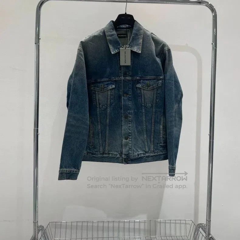 Balenciaga Balenciaga Denim Jacket with Back Logo. Size US L / EU 52-54 / 3 - 1 Thumbnail