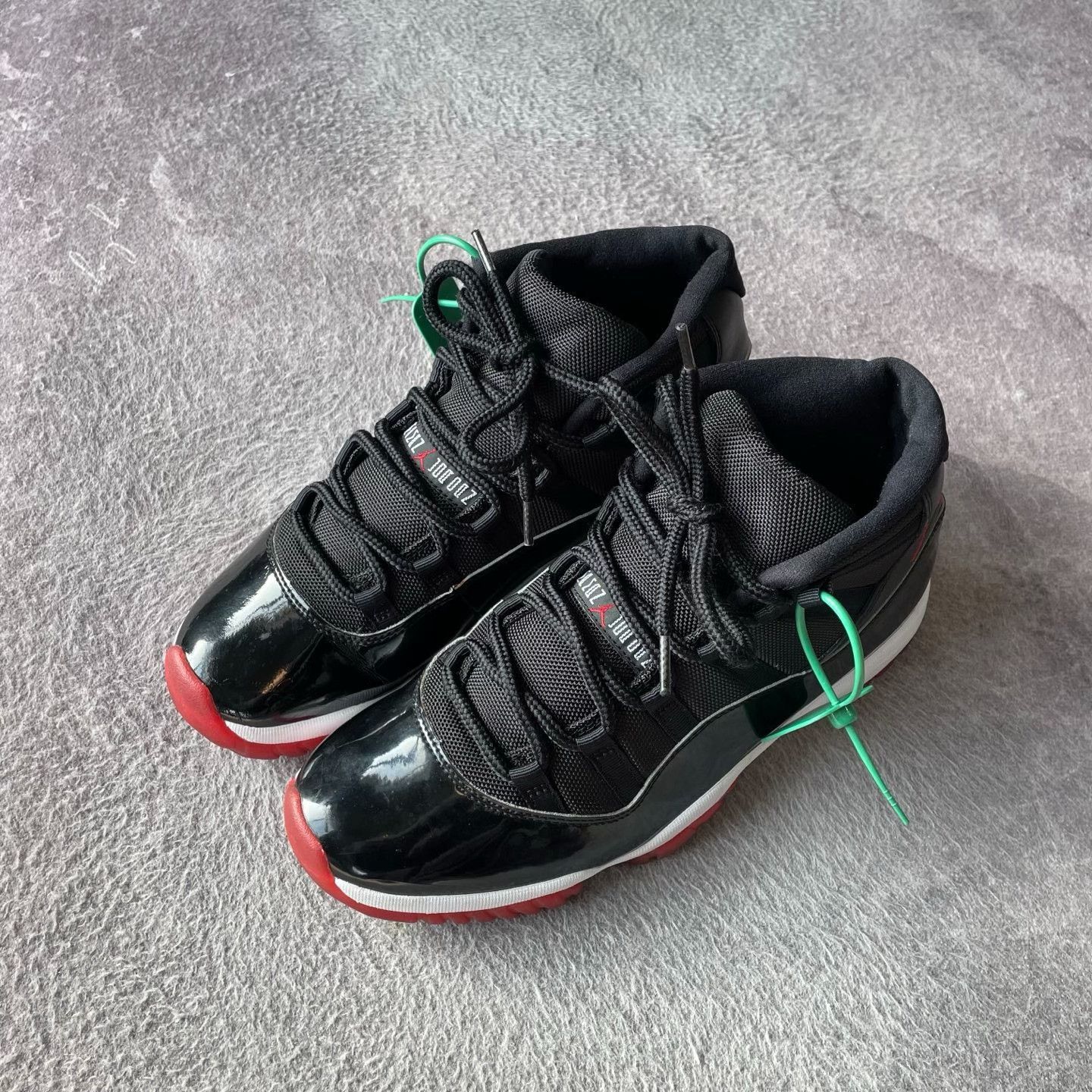 Nike Nike Black Lowtop Sneakers 45 Men Size US 11.5 / EU 44-45 - 1 Thumbnail