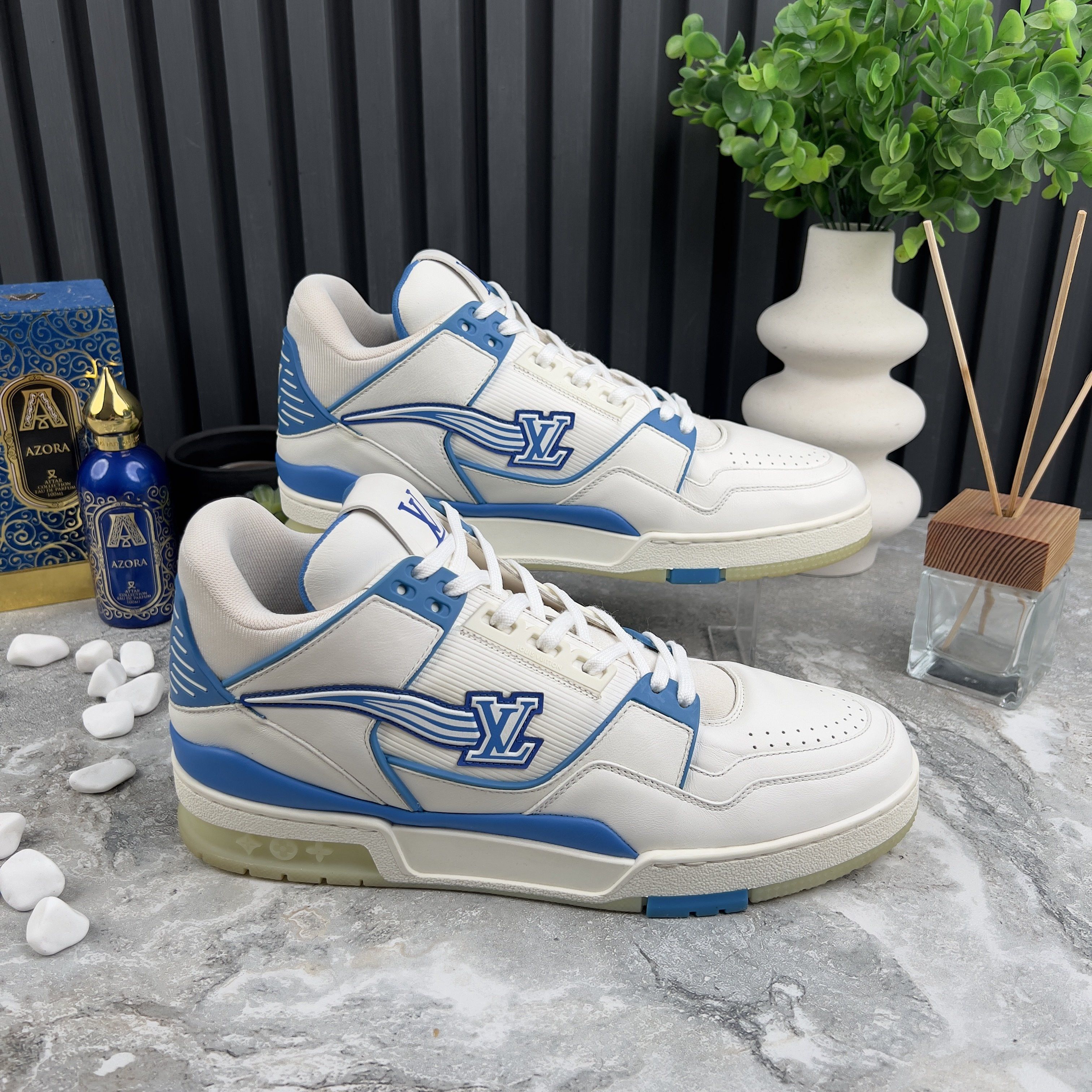 Louis Vuitton LV Trainer Azur White Blue Sneakers Size US 10 / EU 43 - 6 Thumbnail