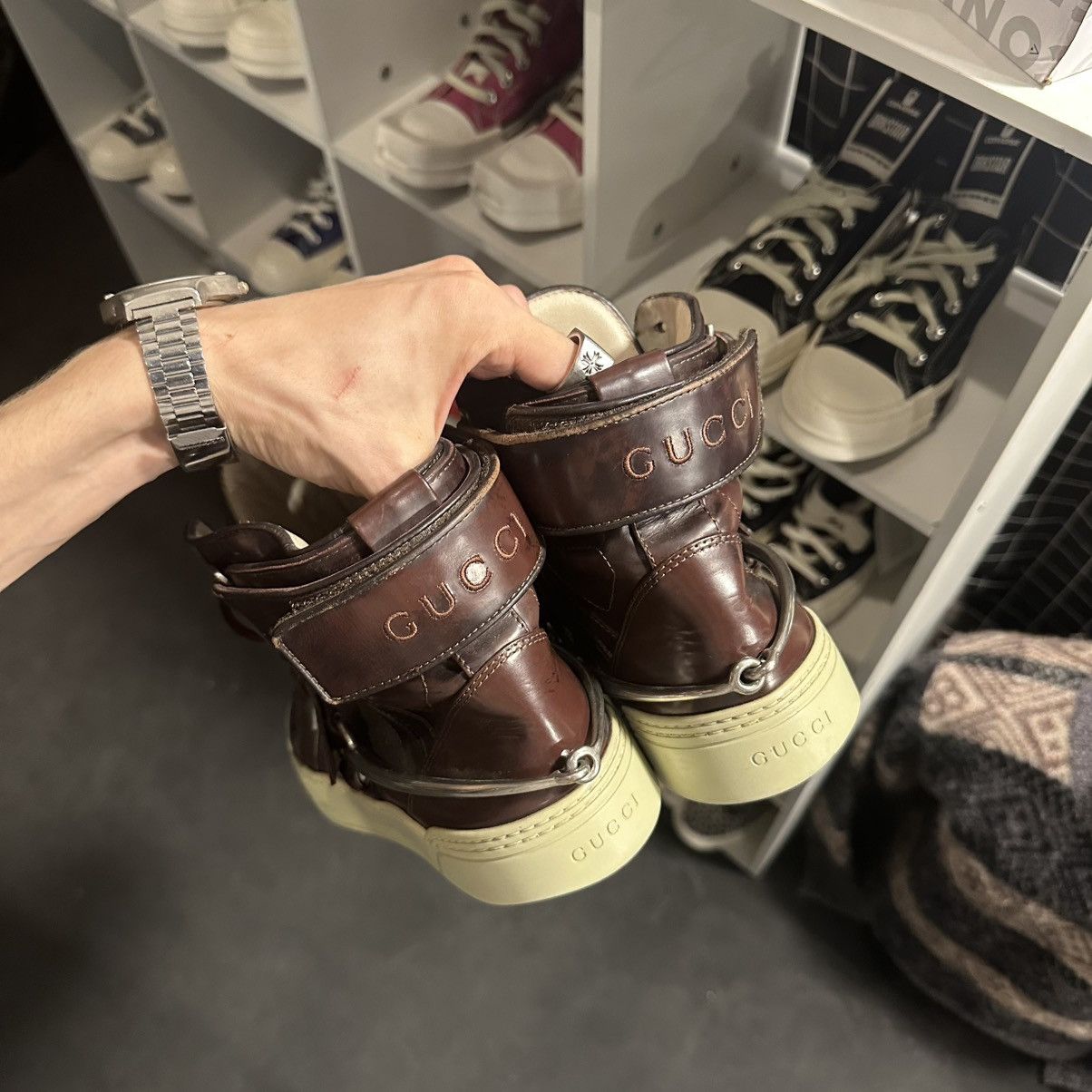 90s VINTAGE HIGH-TOP SNEAKERS