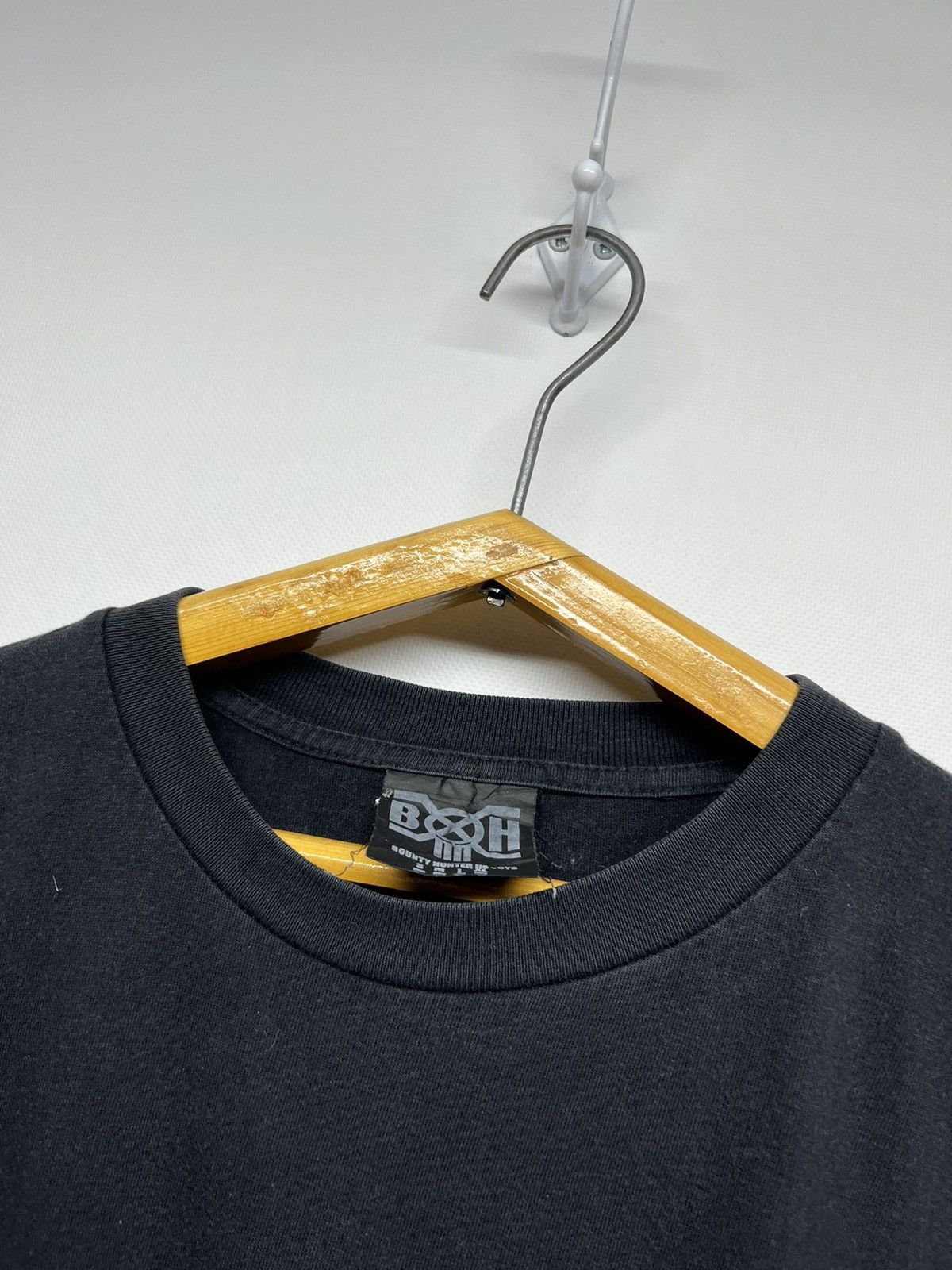 Vintage Vintage Y2k BOUNTY HUNTER x Dragon Hunter Faded T-Shirt Size US L / EU 52-54 / 3 - 10 Thumbnail