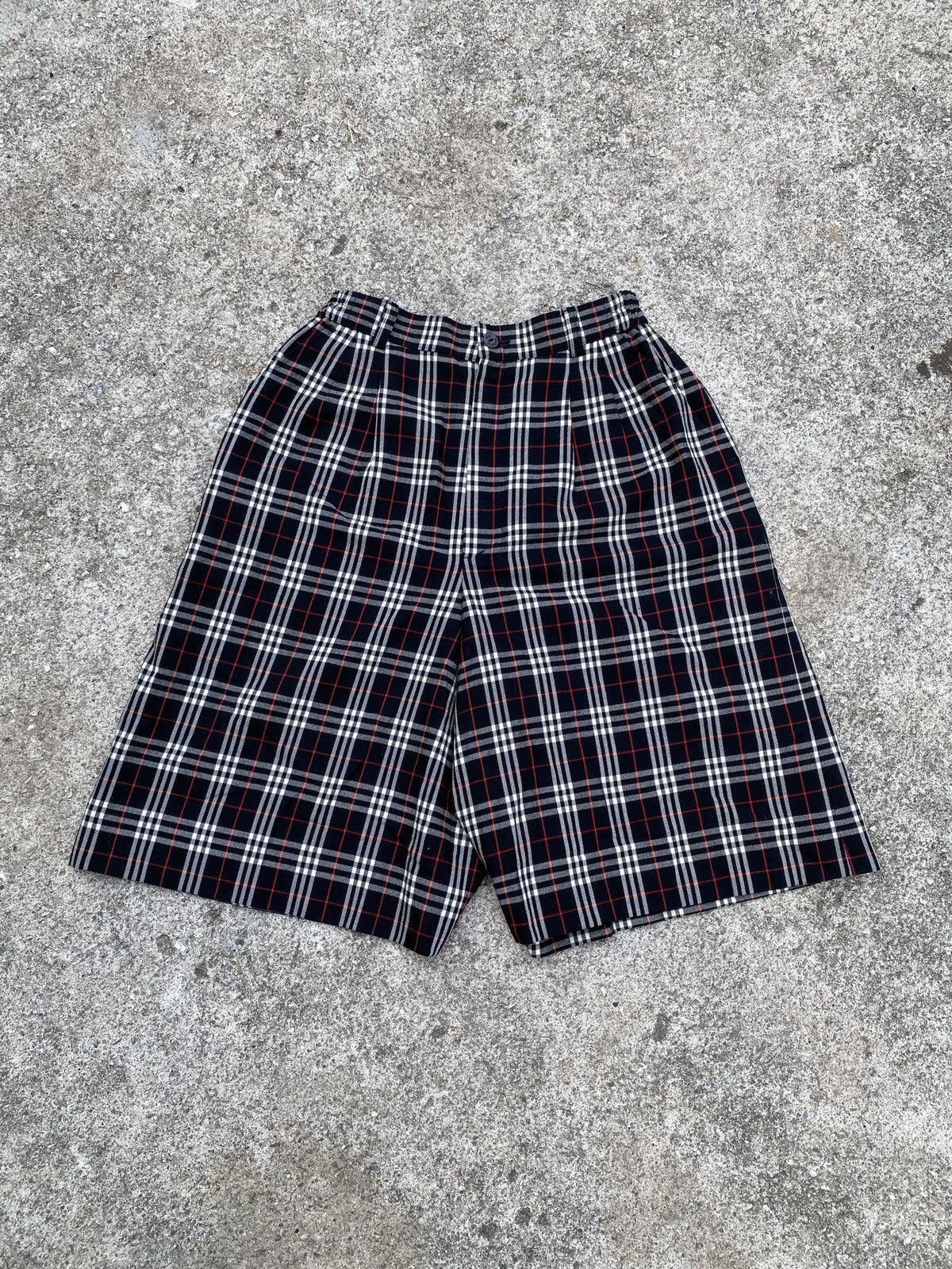 Burberry × Burberry Prorsum × Vintage Vintage 90’s Burberrys Golf Novacheck Short Pant Size 24" / US 00 / IT 34 - 1 Thumbnail