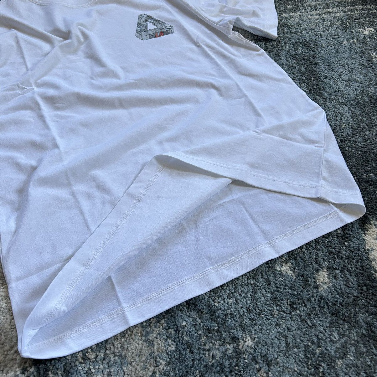 Palace 2019 LOS ANGELES STORE OPENiNG EXCLUSiVE TERMiNATOR TEE Size US L / EU 52-54 / 3 - 6 Thumbnail