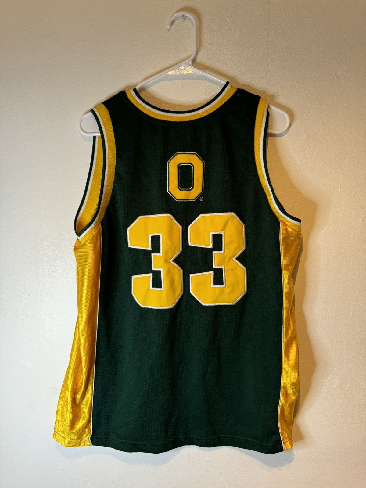 Colosseum Athletics Colosseum Oregon Ducks Stitched Basketball Jersey #33 Size M Size US M / EU 48-50 / 2 - 4 Thumbnail