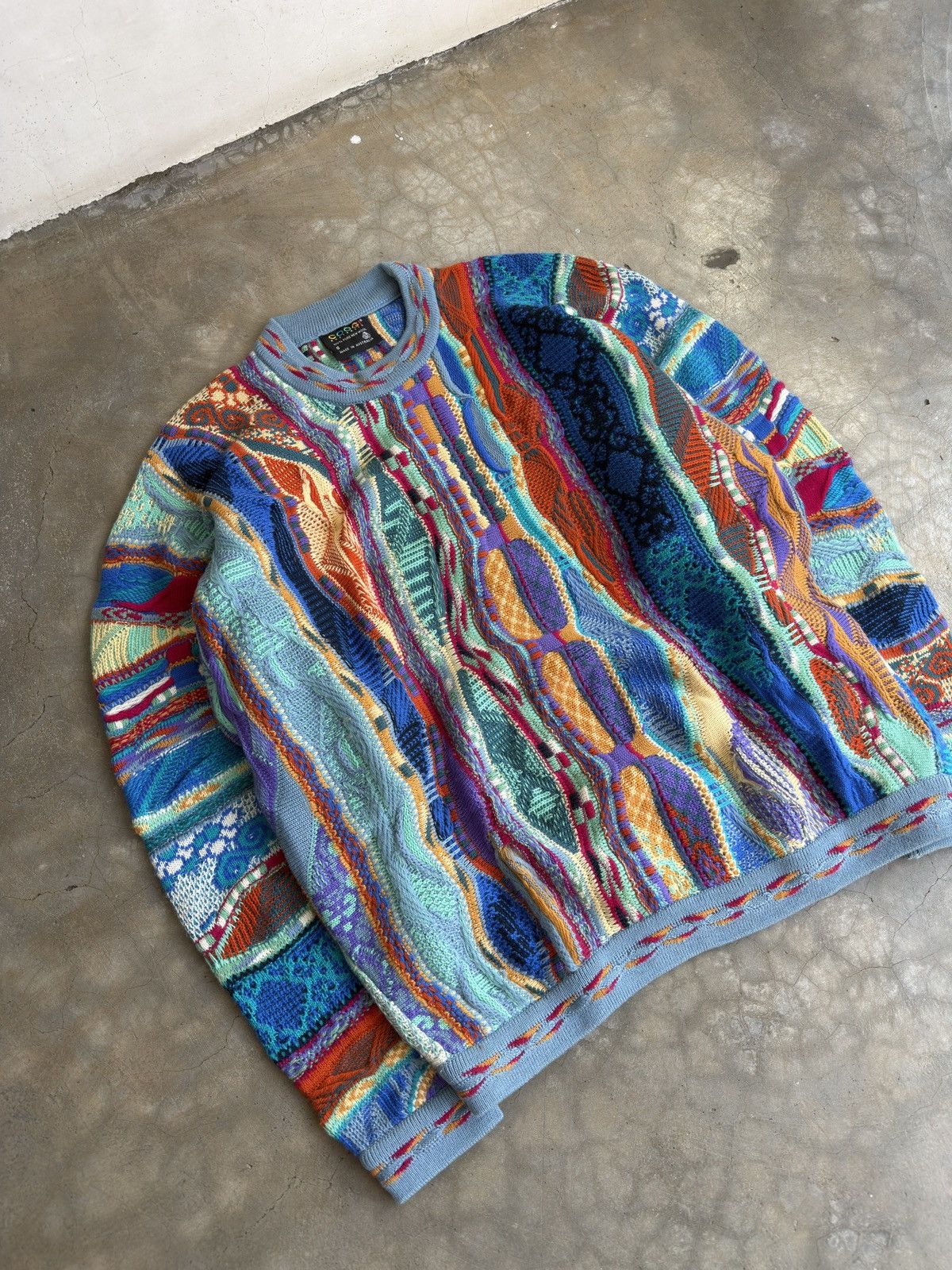 Coogi Coogi Australia 3d knit sweater size tagged S fits L/XL Size US L / EU 52-54 / 3 - 3 Thumbnail