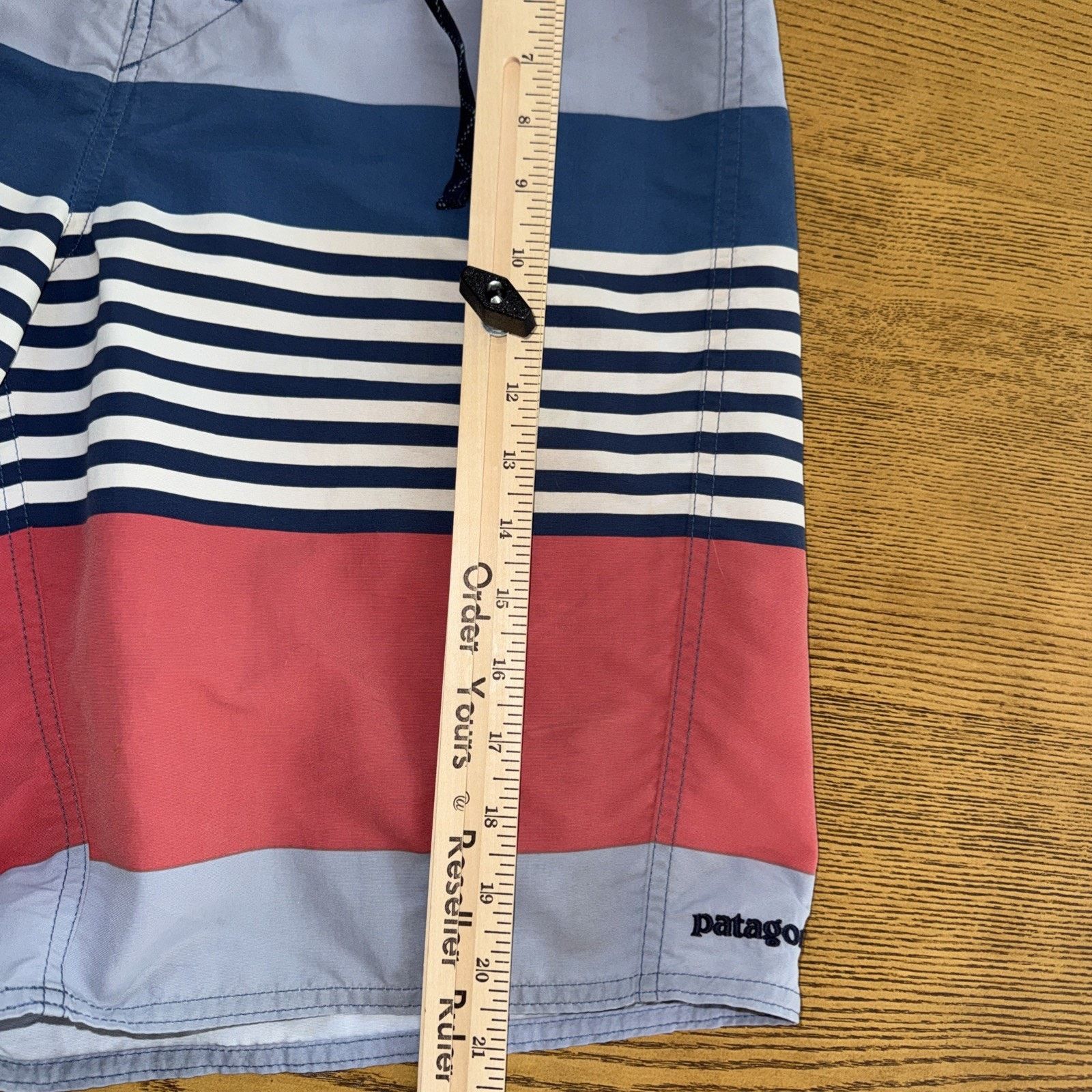 Patagonia Patagonia TOTALLY RAD Wavefarer Board Shorts 33 Stretch Red Size US 33 - 5 Thumbnail