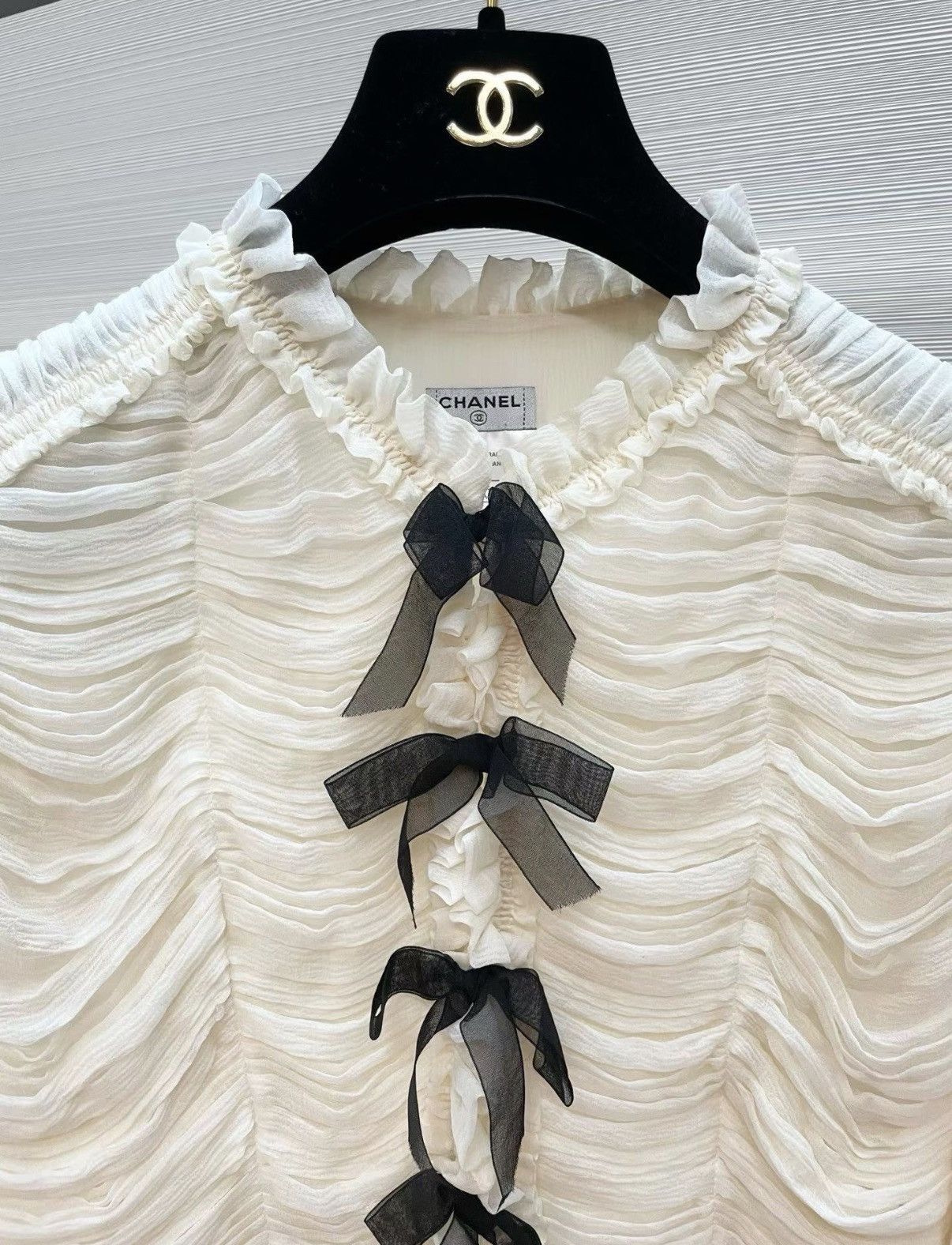 Chanel Chanel F36 Bow Pleated Silk Top J33 Size XS / US 0-2 / IT 36-38 - 3 Thumbnail