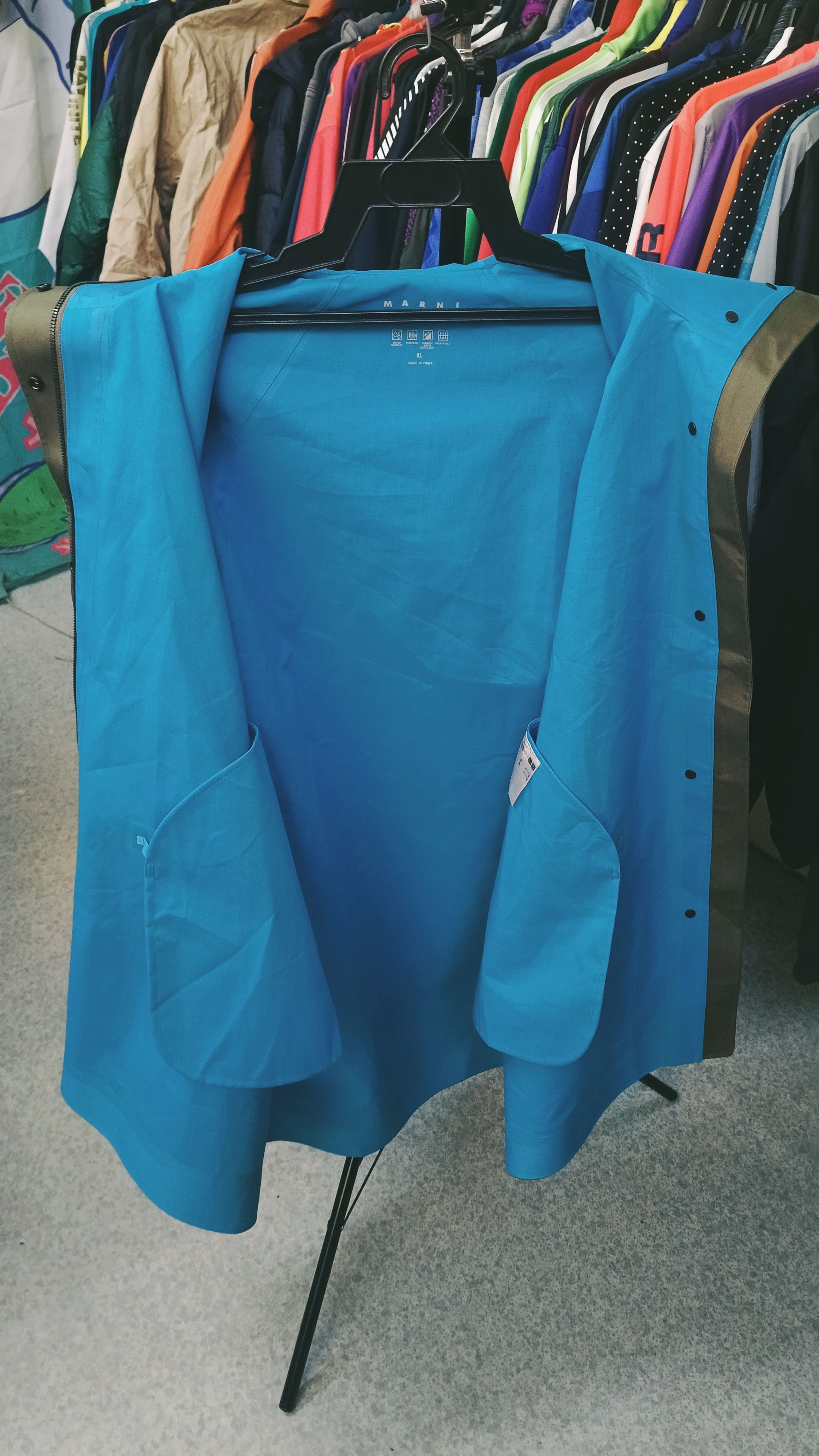Designer × Marni × Uniqlo Marni x Uniqlo Waterproof Hoodie Zipper Size US XL / EU 56 / 4 - 5 Thumbnail