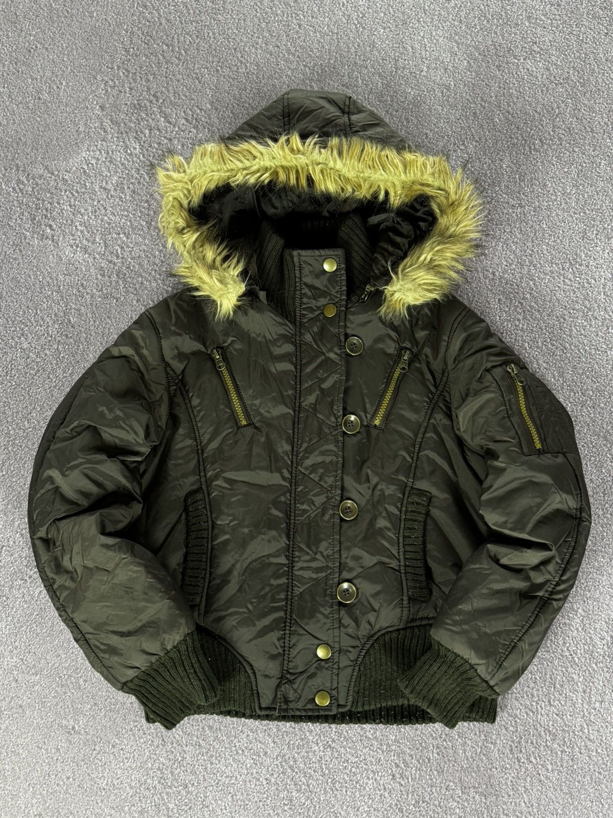 If Six Was Nine 00’s Aesthetic Vintage Faux Fur Cropped Bomber Jacket Size M / US 6-8 / IT 42-44 - 1 Thumbnail