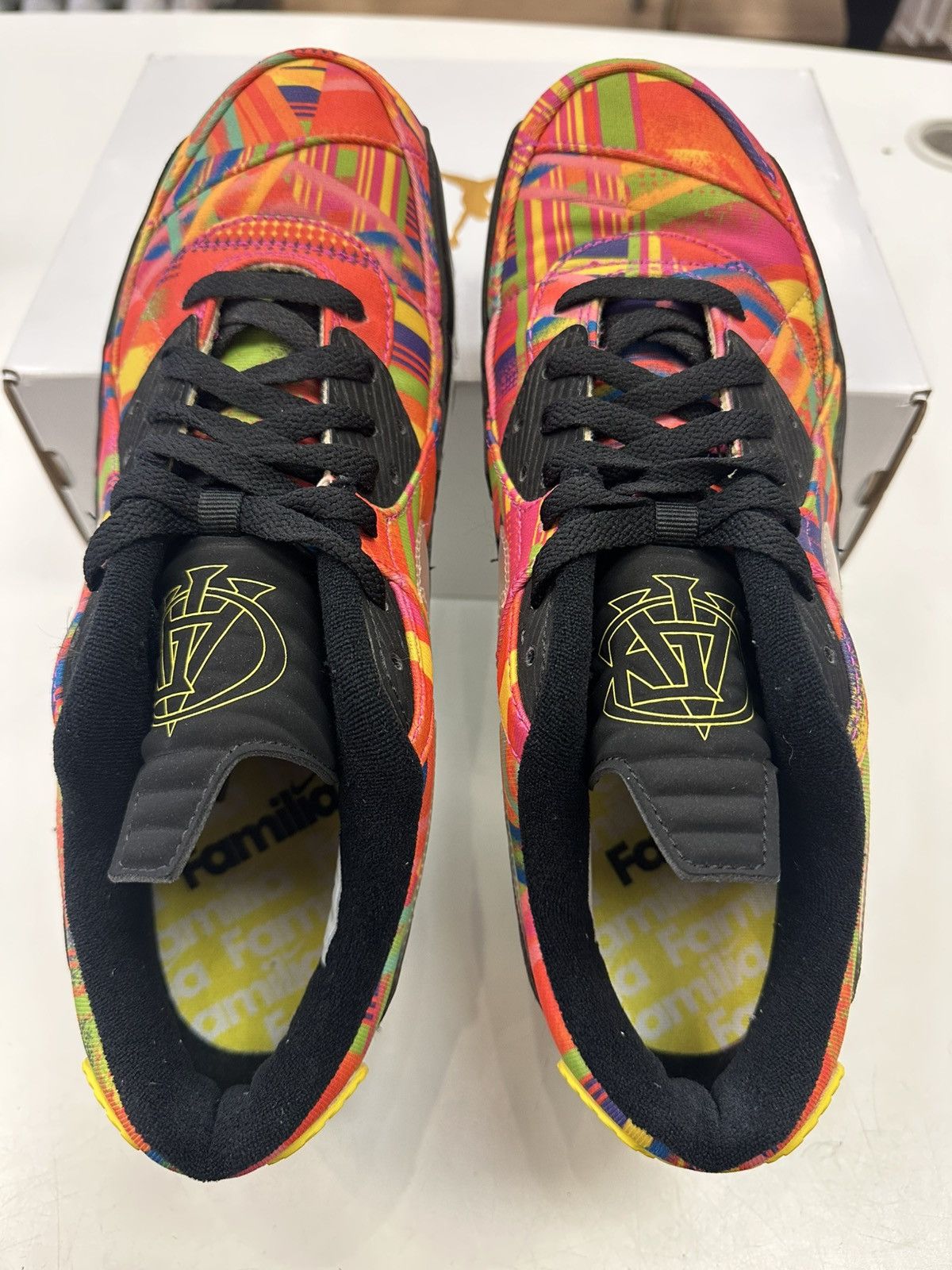 Nike Size 11.5 - Nike Air Max 90 Familia (DJ4703-900) Size US 11.5 / EU 44-45 - 3 Thumbnail