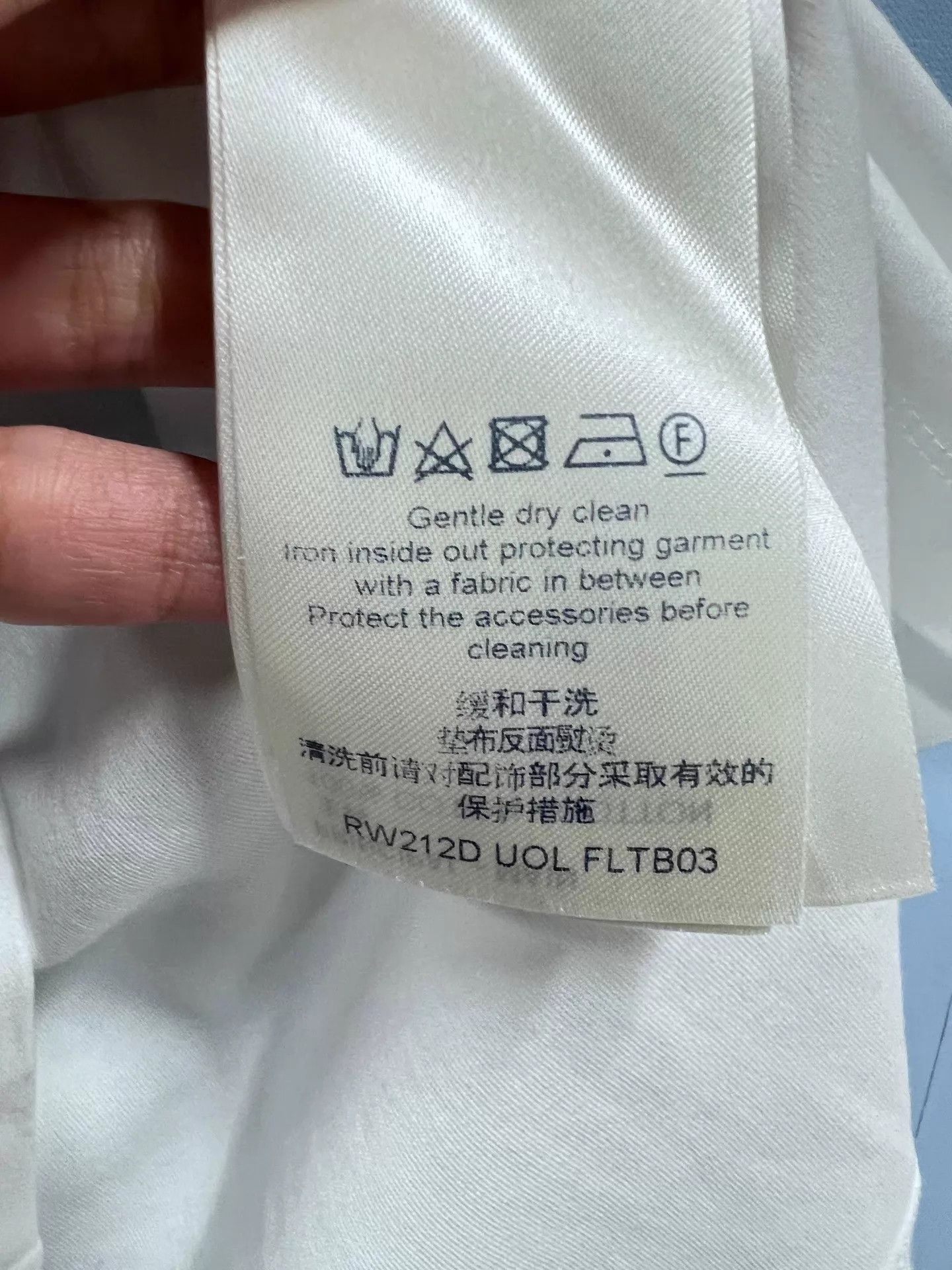 Louis Vuitton LV White Day Limited Lipstick T-shirt XS 99 New Size XS / US 0-2 / IT 36-38 - 5 Thumbnail