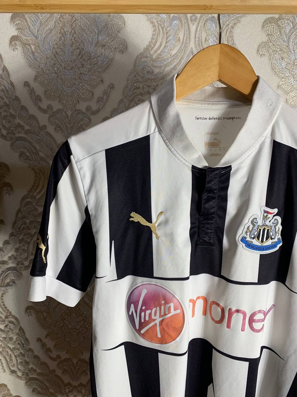 Puma × Vintage VERY RARE PUMA FC NEW CASTLE UNITED ENGLAND SOCCER JERSEY Size US S / EU 44-46 / 1 - 3 Thumbnail