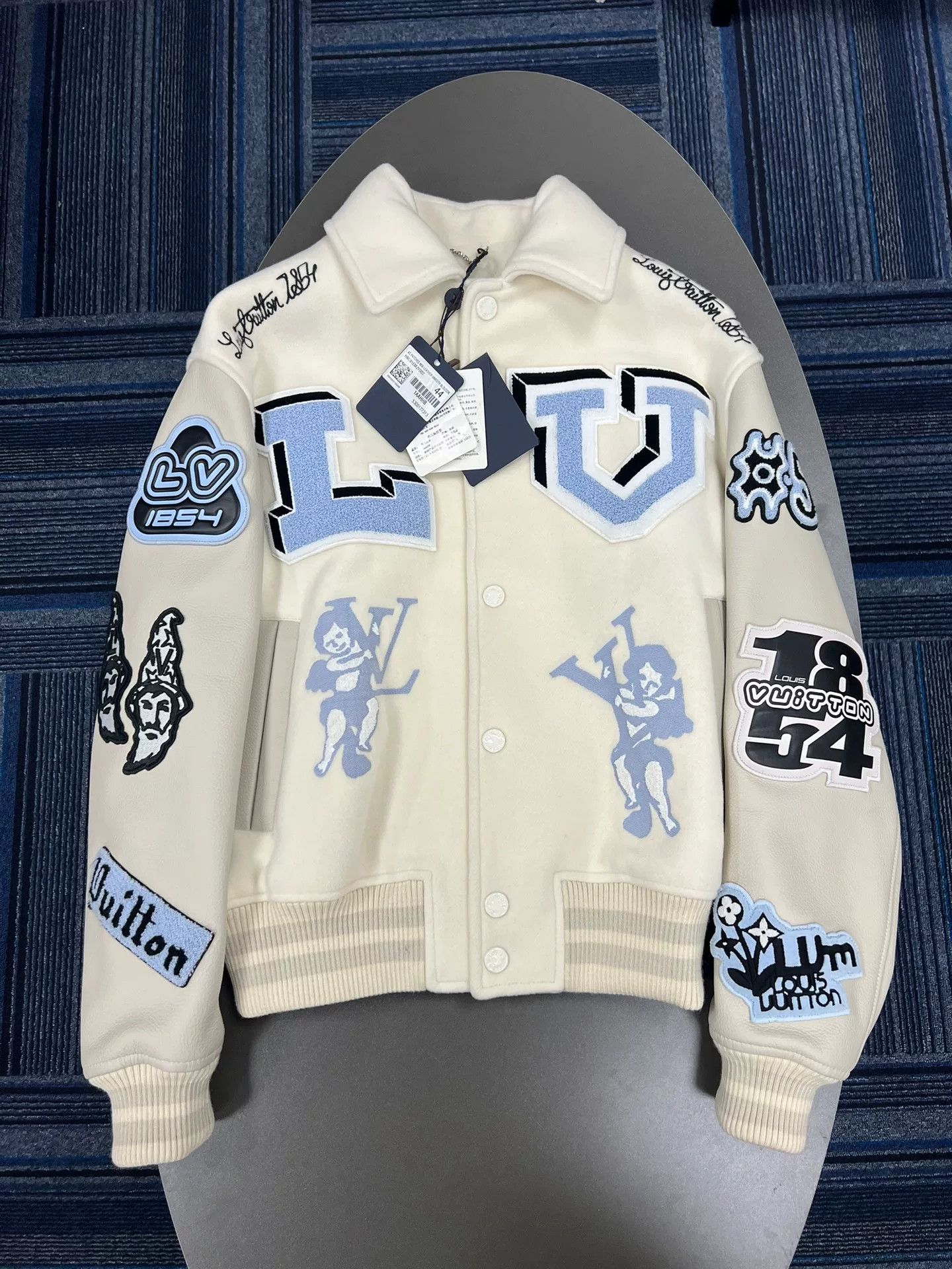 Louis Vuitton new lv bugs bunny baseball jacket Size US M / EU 48-50 / 2 - 1 Thumbnail