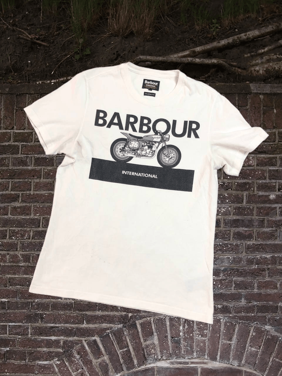 Barbour T-Shirt Barbour white big logo vintage luxury streetwear Size US S / EU 44-46 / 1 - 1 Thumbnail