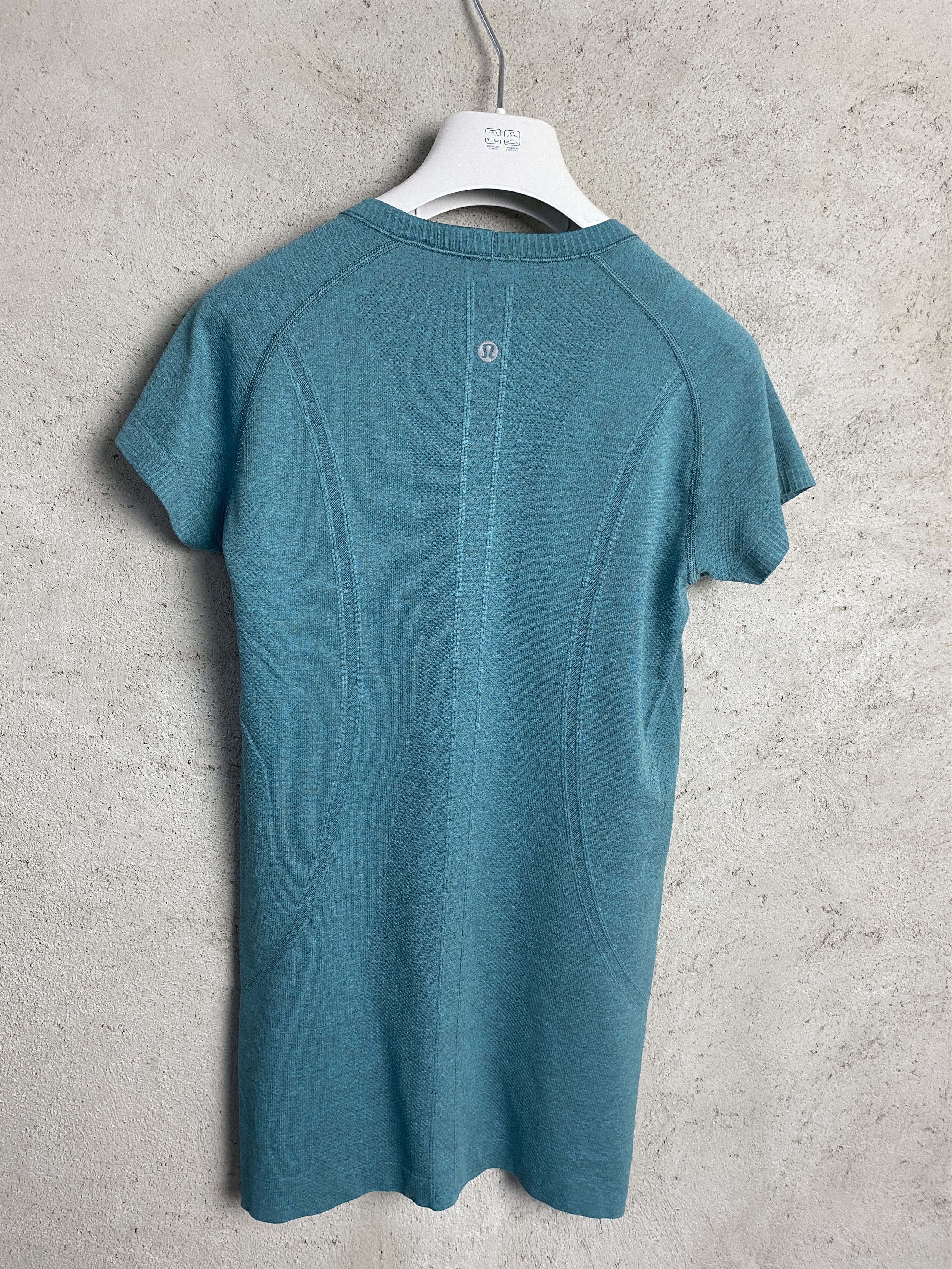 Lululemon Lululemon Swiftly Tech t-shirt tee sport yoga pilates gym Size S / US 4 / IT 40 - 4 Thumbnail