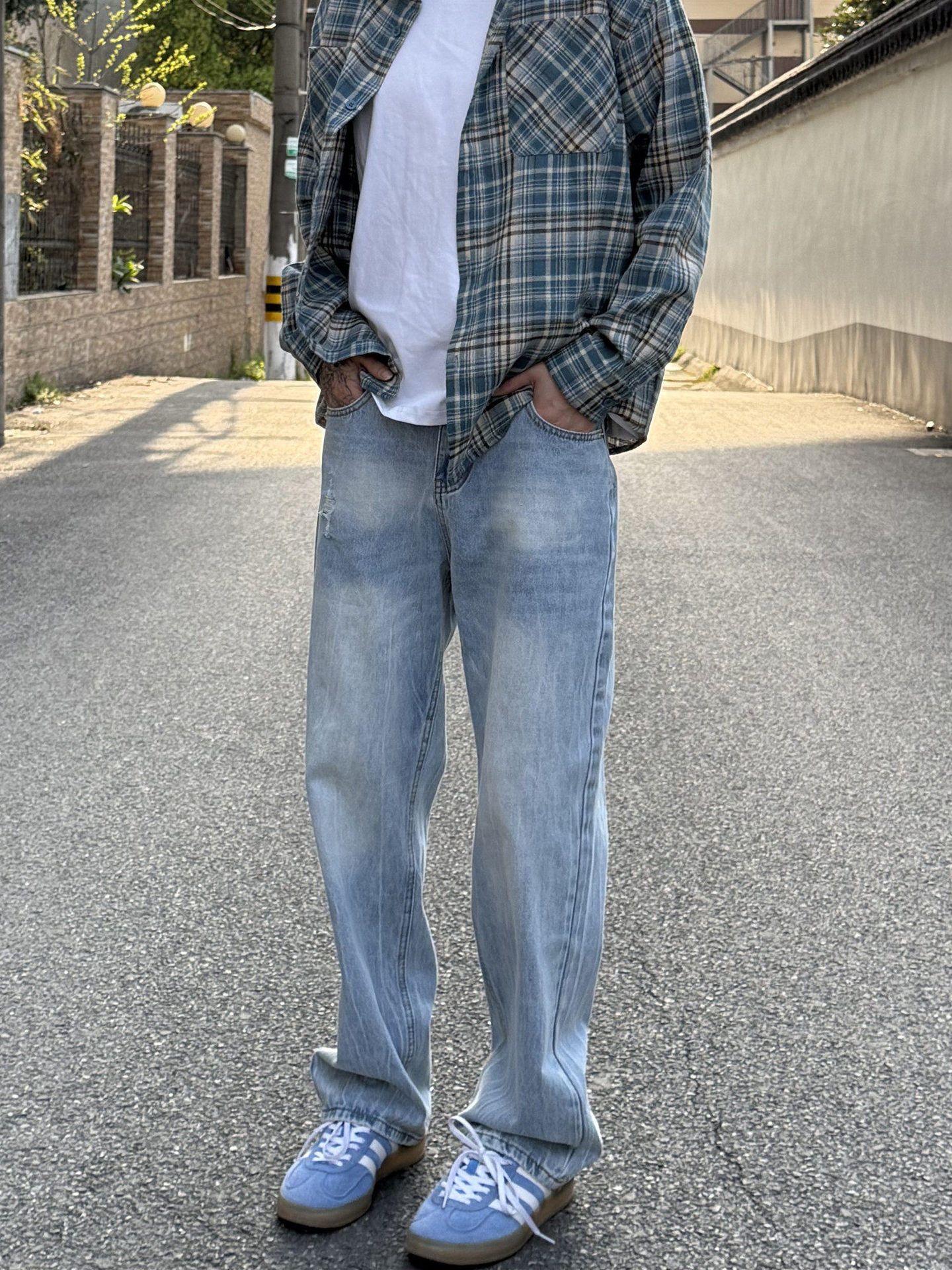 Japanese Brand Light Blue Lightning-Print Distressed Jeans for Men Size US 32 / EU 48 - 2 Thumbnail