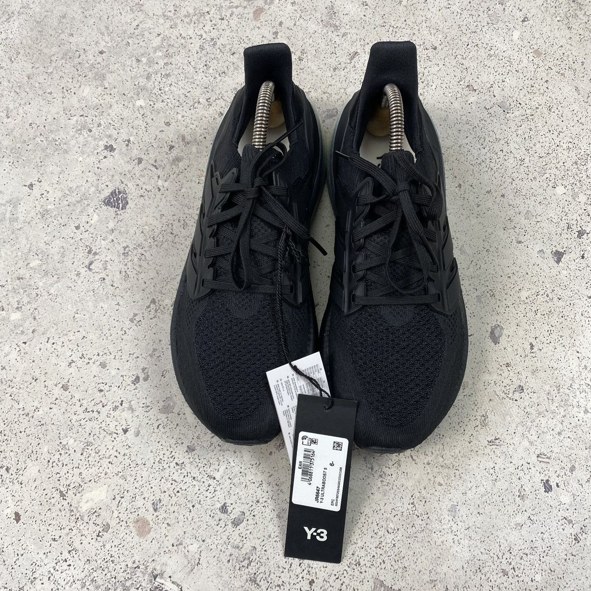 Y-3 Adidas Y-3 Ultraboost 5 Black Orbit Grey JR6647 Size US 7 / EU 40 - 6 Thumbnail