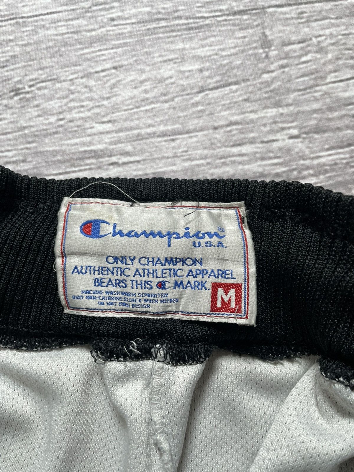 Champion Vintage Champion USA Orlando Magic NBA basketball shorts Size US 32 / EU 48 - 10 Thumbnail