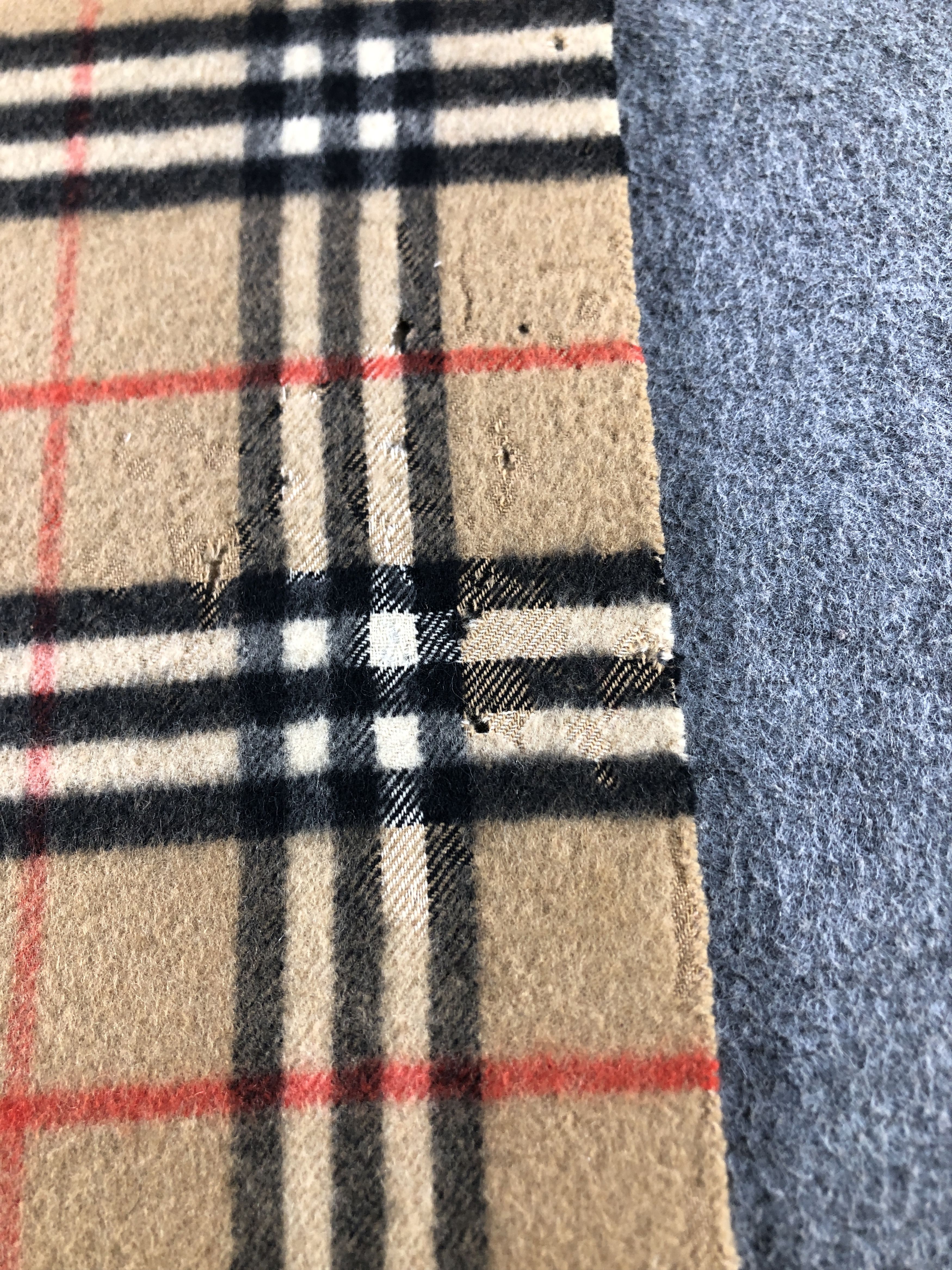 Burberry Burberrys Pure Cashmere Scarf / Muffler / Neckwear P776 Size ONE SIZE - 11 Thumbnail