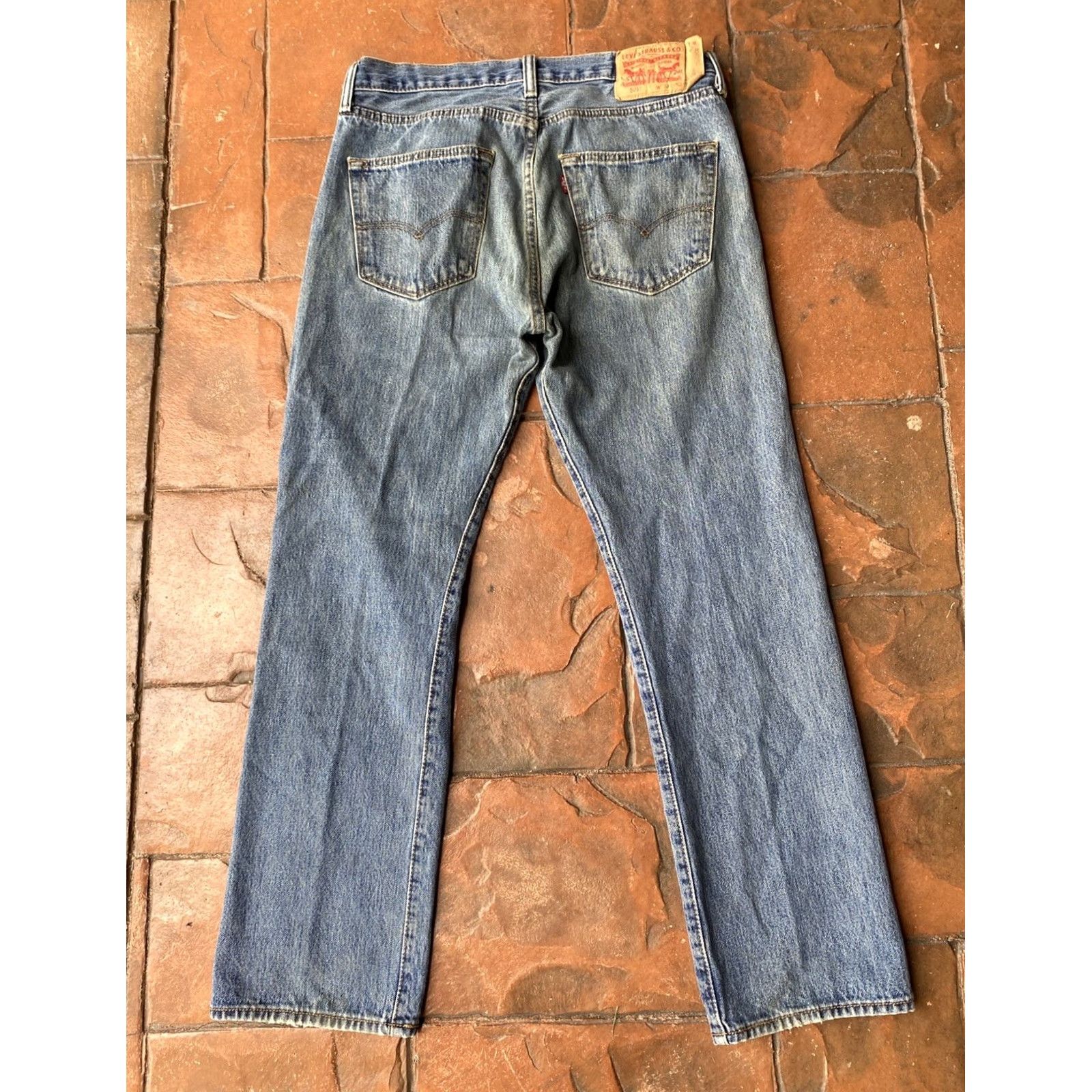 Levi's Levi's 501 Jeans Straight Leg Regular 33x30 Blue Denim Button Fly Mens Regular Fit Vintage: No Size US 33 - 2 Thumbnail