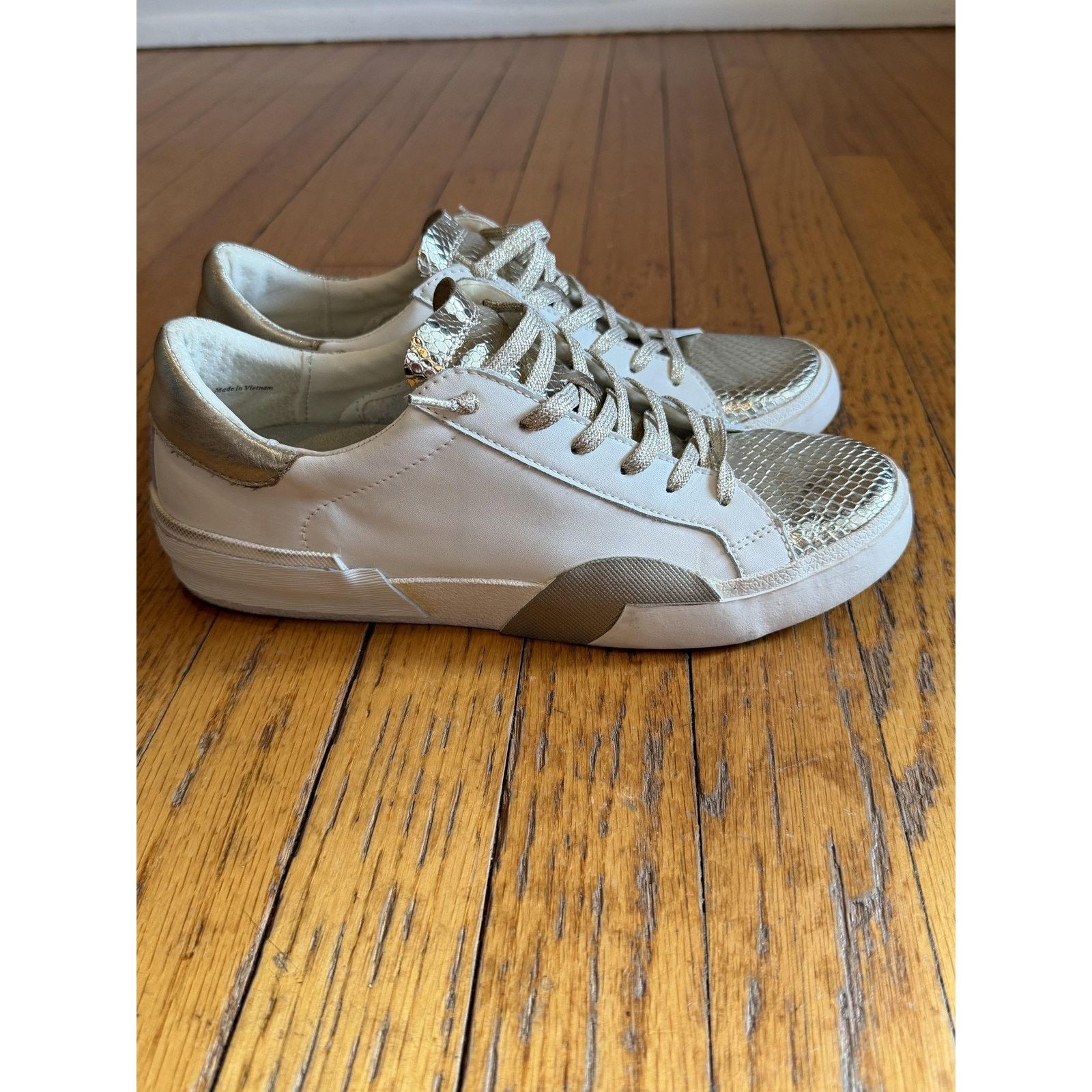 Dolce Vita Metallic Snake Print Shoes Size 10 White Gold Sneakers Size US 10 / IT 40 - 3 Thumbnail