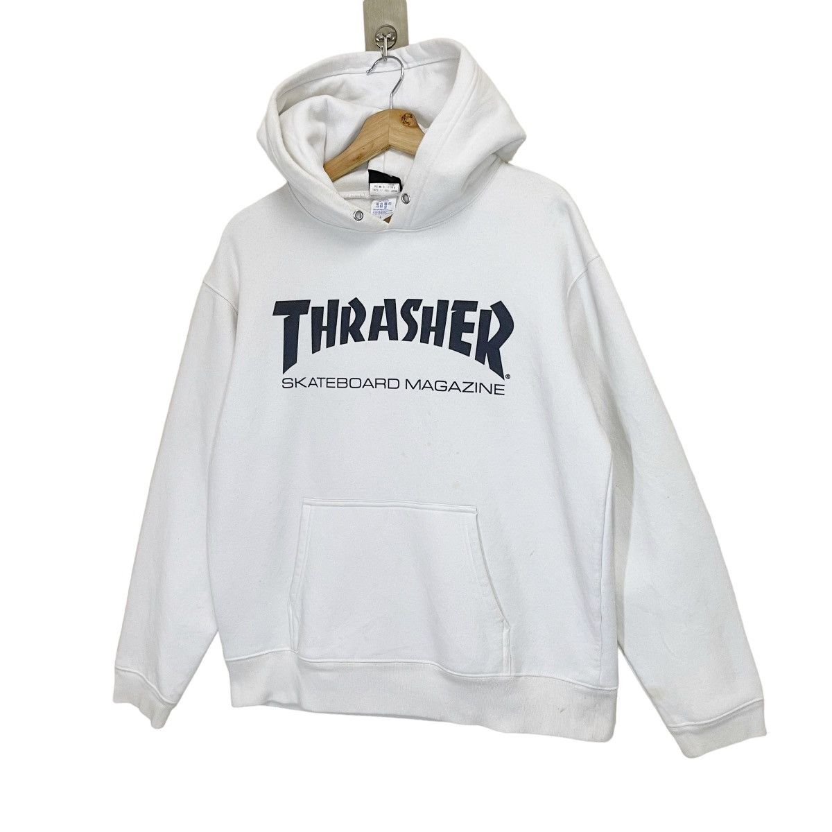Thrasher Thrasher Skaterboard Magazine Big Logo Pullover Hoodies Size US M / EU 48-50 / 2 - 3 Thumbnail