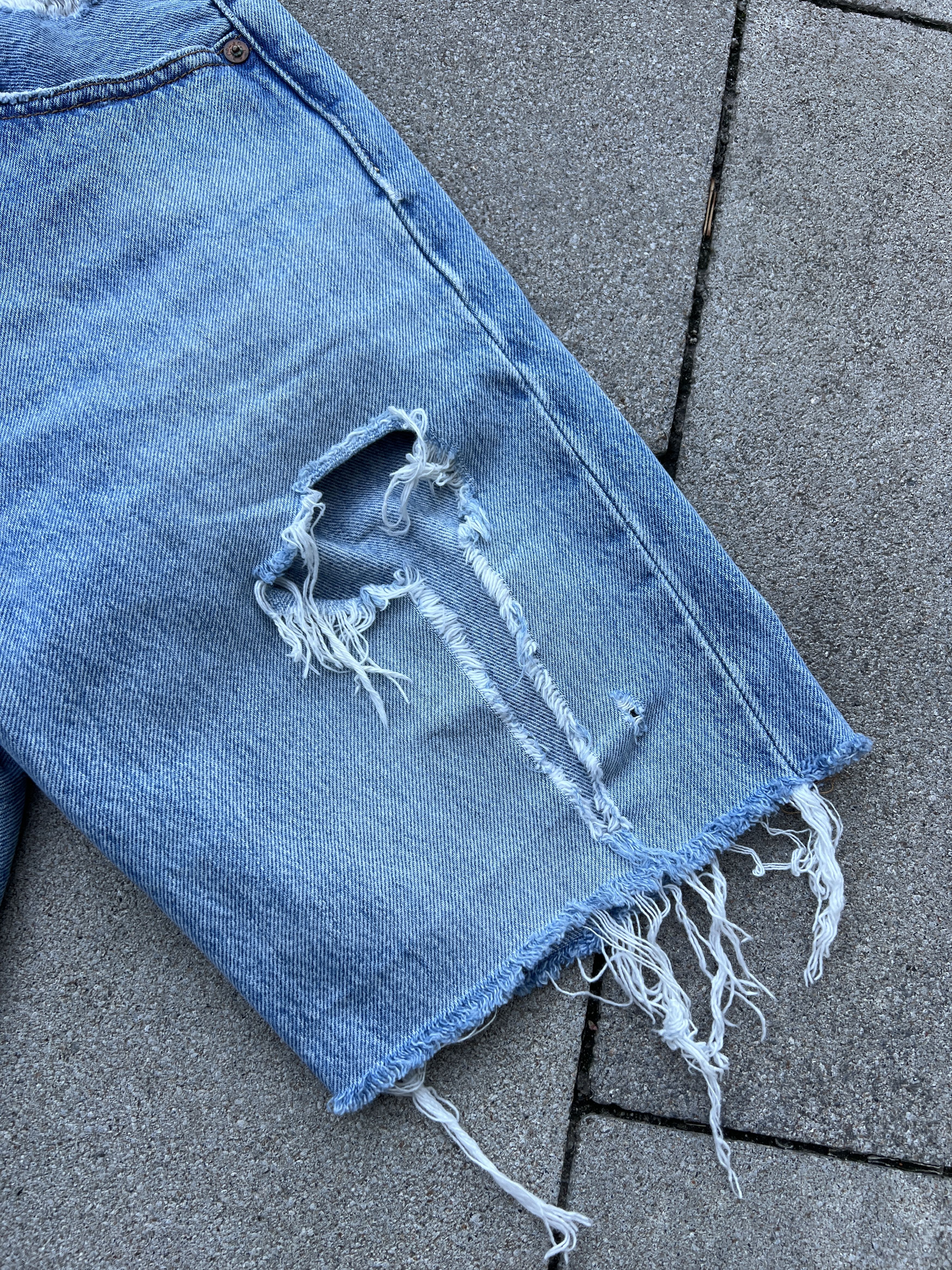Levi's Levis Premium Big E Custom Cut Distressed Shorts Size 24" / US 00 / IT 34 - 9 Thumbnail