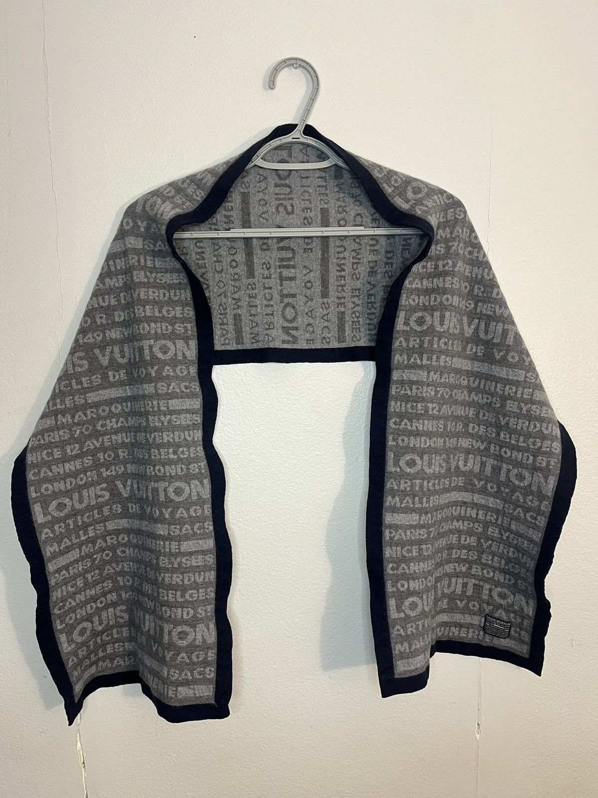 Louis Vuitton Articles De Voyage Scarf
