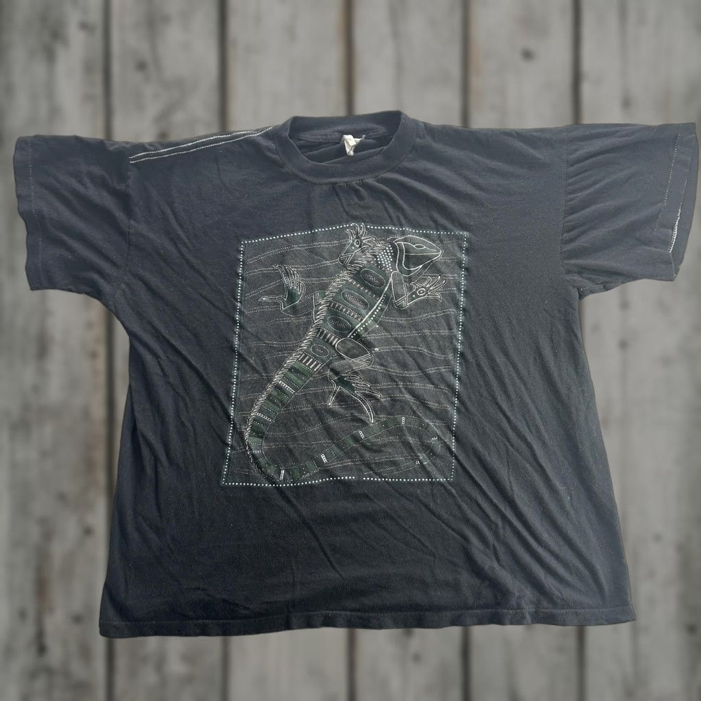Vintage VINTAGE Tribal Lizard Shirt Mens XL Black Graphic Tee Art Ethnic 90s Men Short Sleeve Crew Neck Size US XL / EU 56 / 4 - 1 Thumbnail