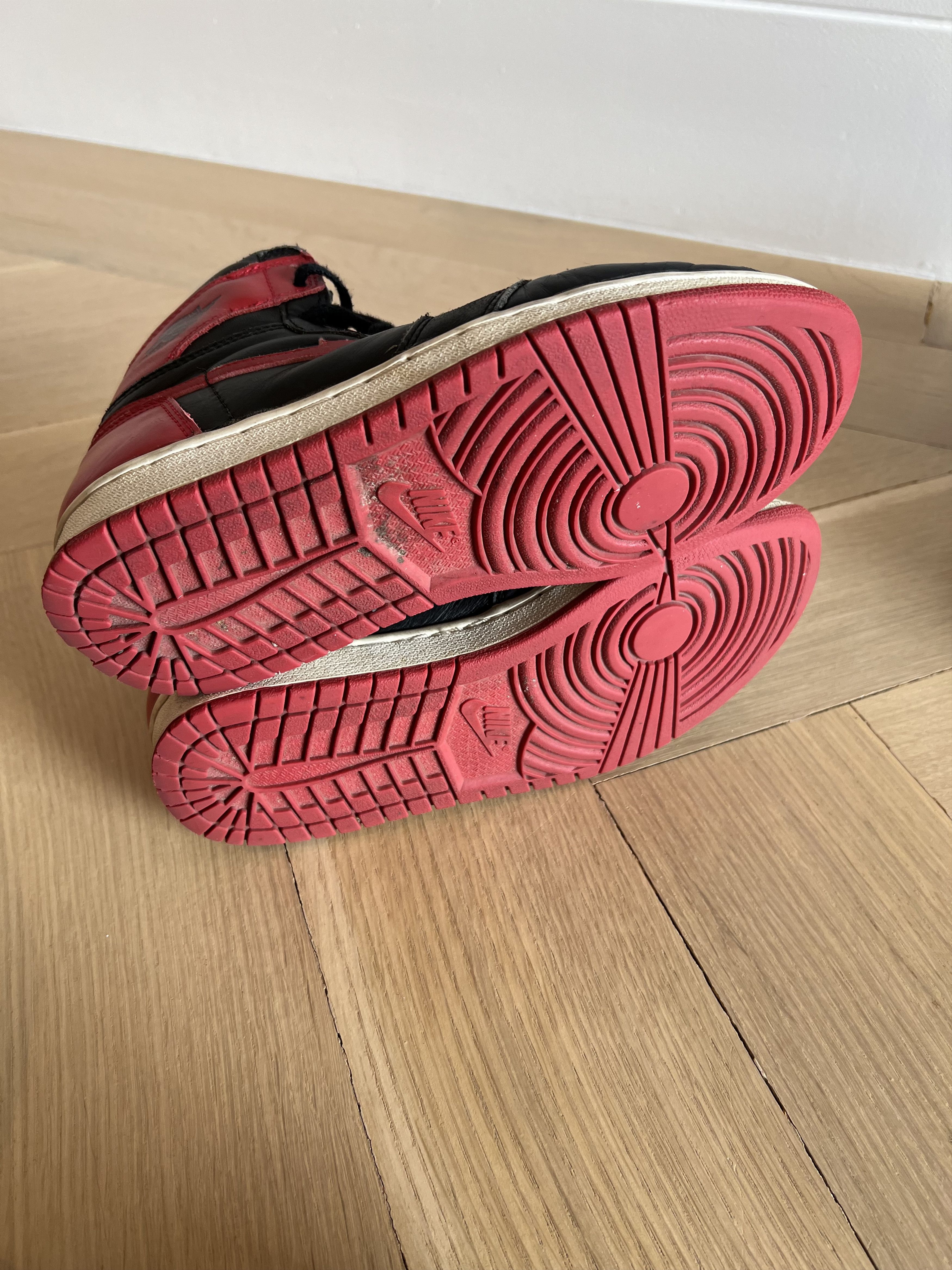 Jordan Brand × Nike Air Jordan 1994 BRED Size US 8.5 / EU 41-42 - 3 Thumbnail