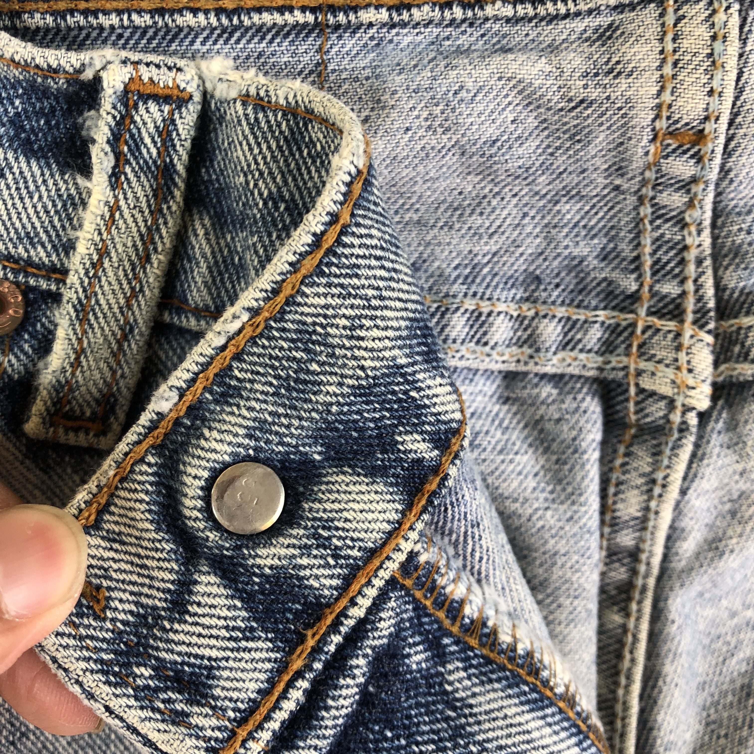 Levi's Vintage Levis 560 Faded Dirty Jeans Levi's Distressed Denim Size US 32 / EU 48 - 7 Thumbnail