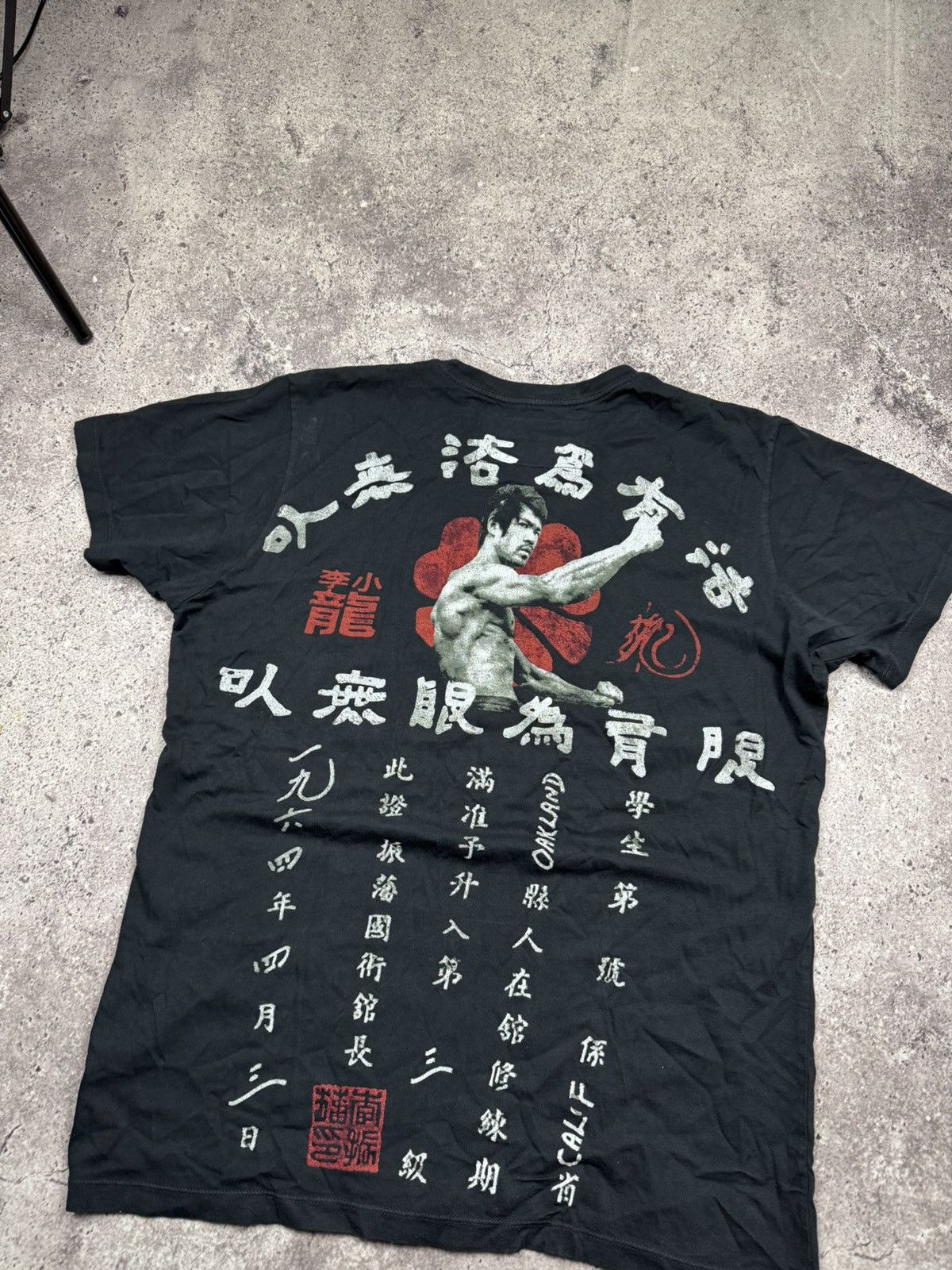 Vintage Vintage Bruce Lee Y2K Japanesse Symbol Archive T Shirt Rare Size US M / EU 48-50 / 2 - 7 Thumbnail