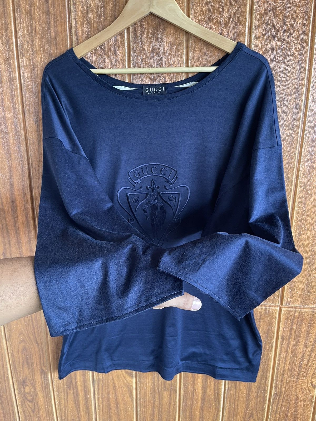 Gucci A/W’25🔥GUCCI🔥Embroidered Crest Logo 3Quartes Tshirt Size S / US 4 / IT 40 - 4 Thumbnail
